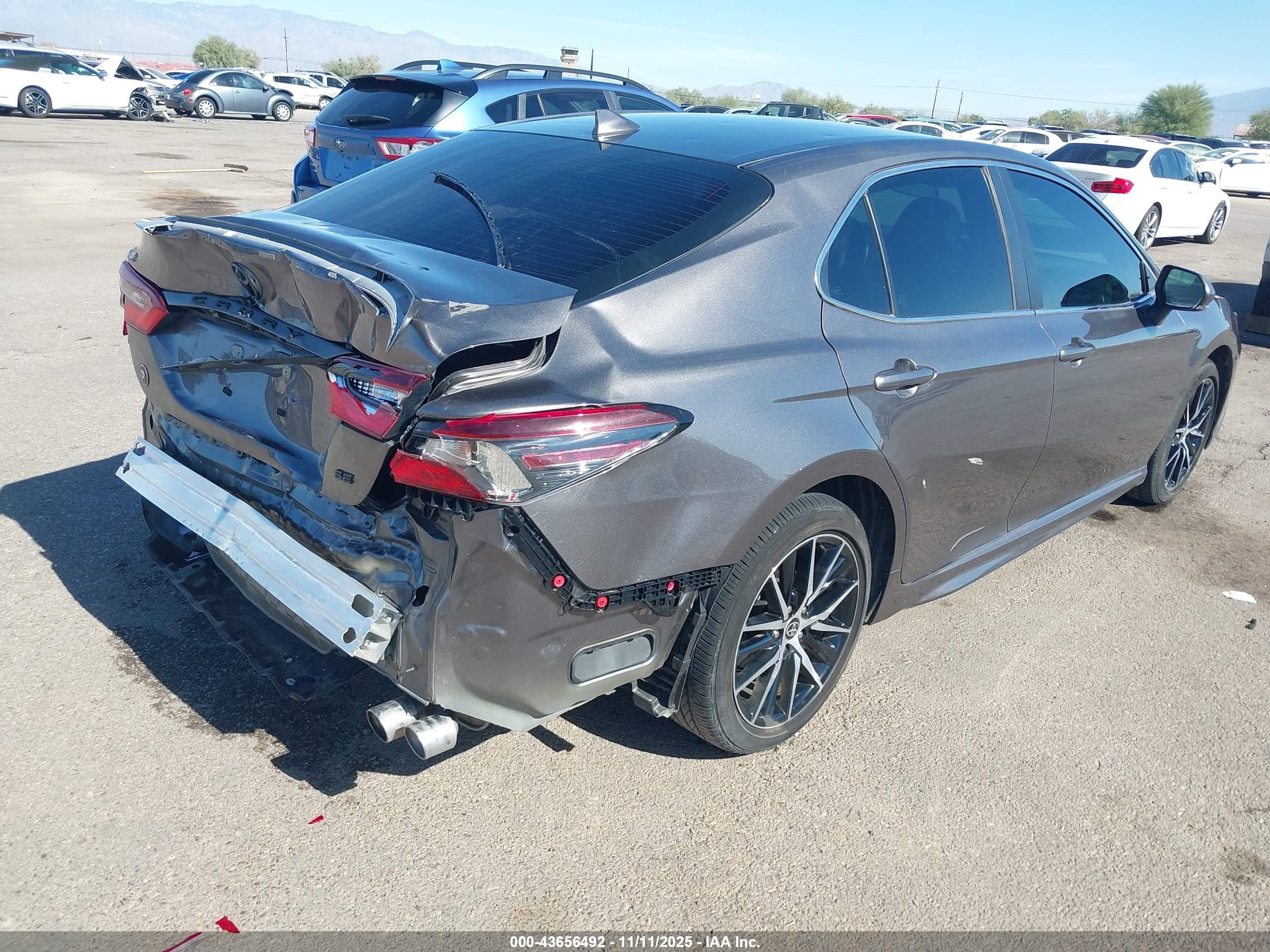 TOYOTA CAMRY image 4