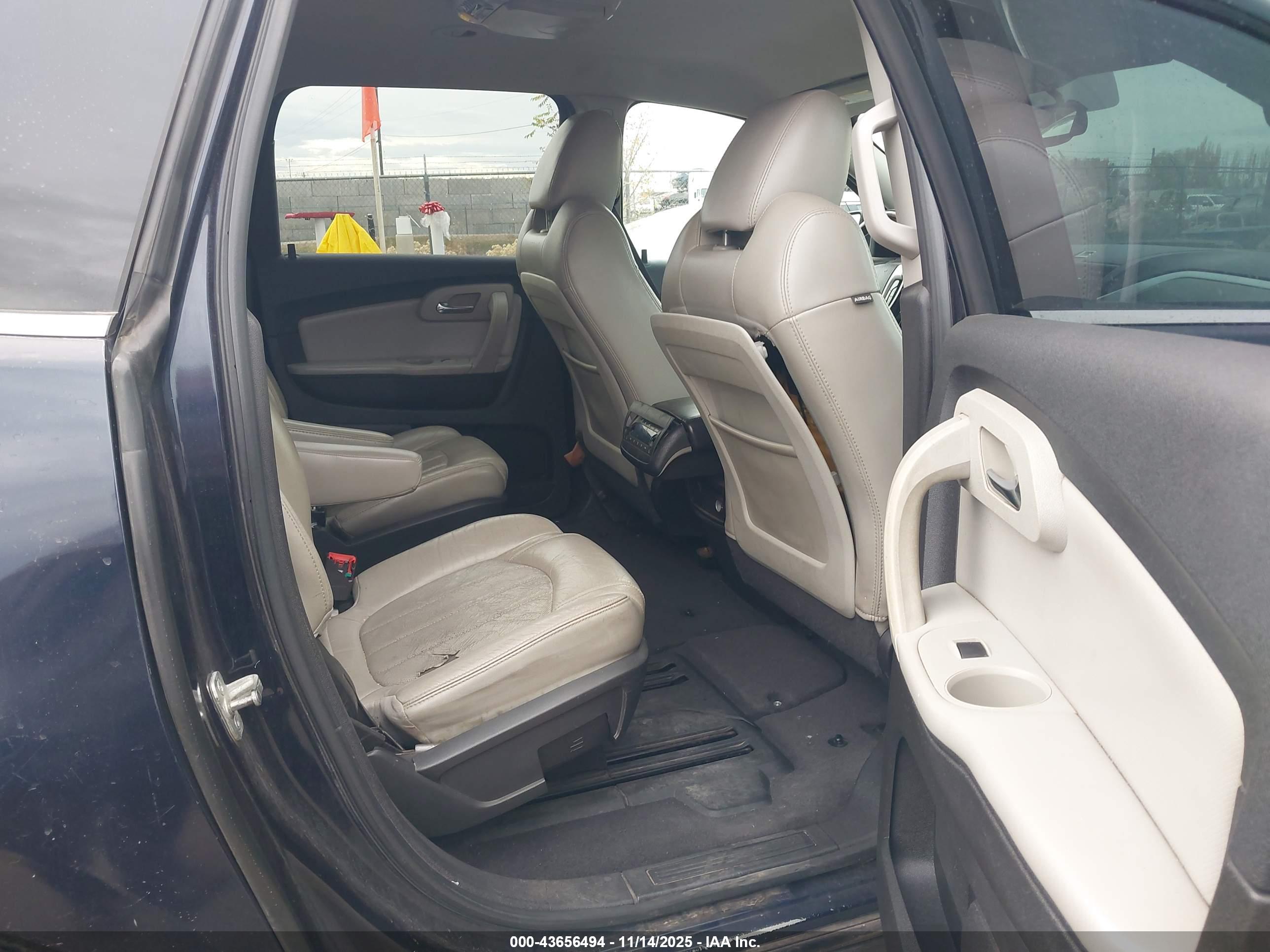 CHEVROLET TRAVERSE image 8