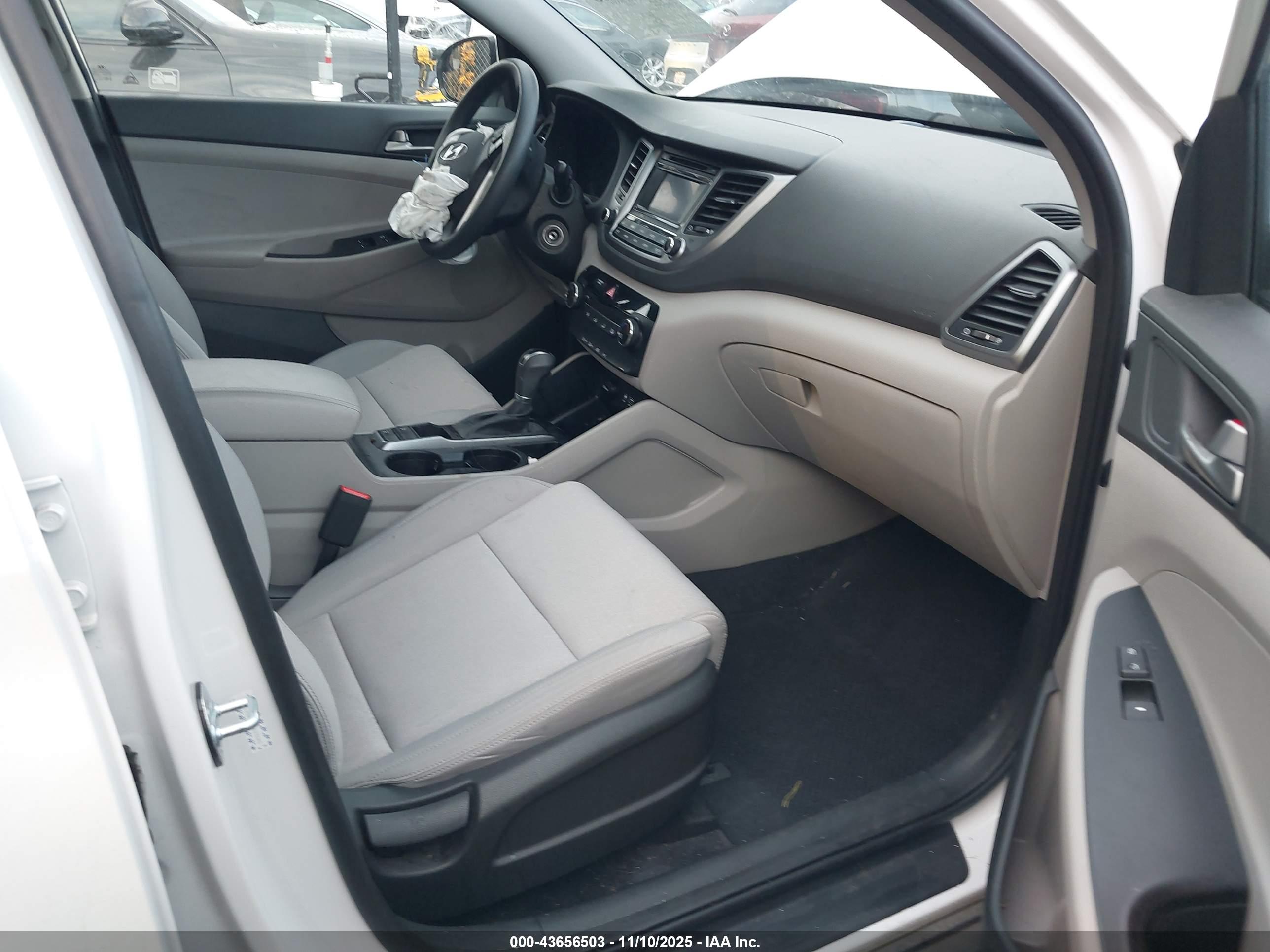 HYUNDAI TUCSON image 5