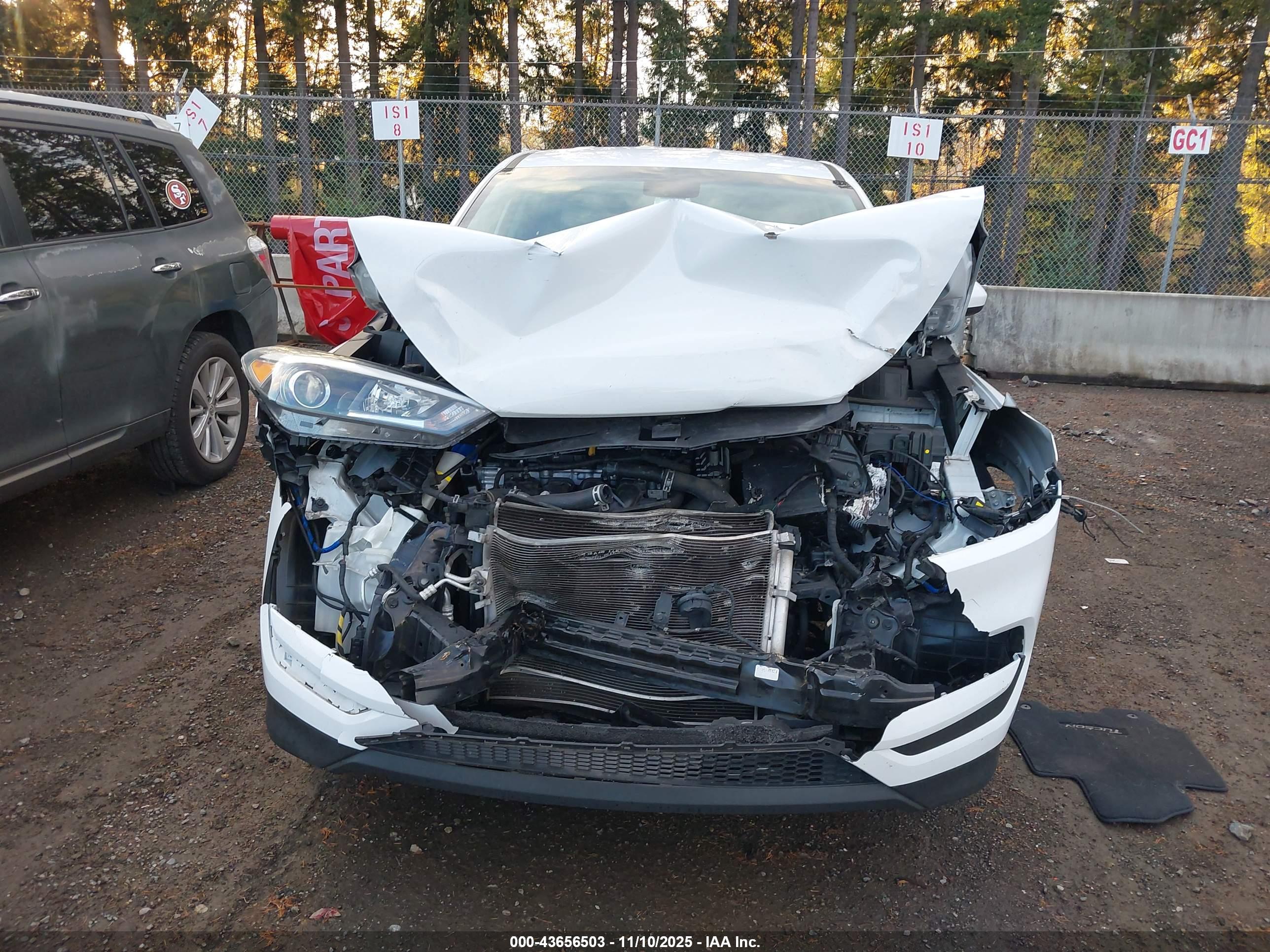 HYUNDAI TUCSON image 6