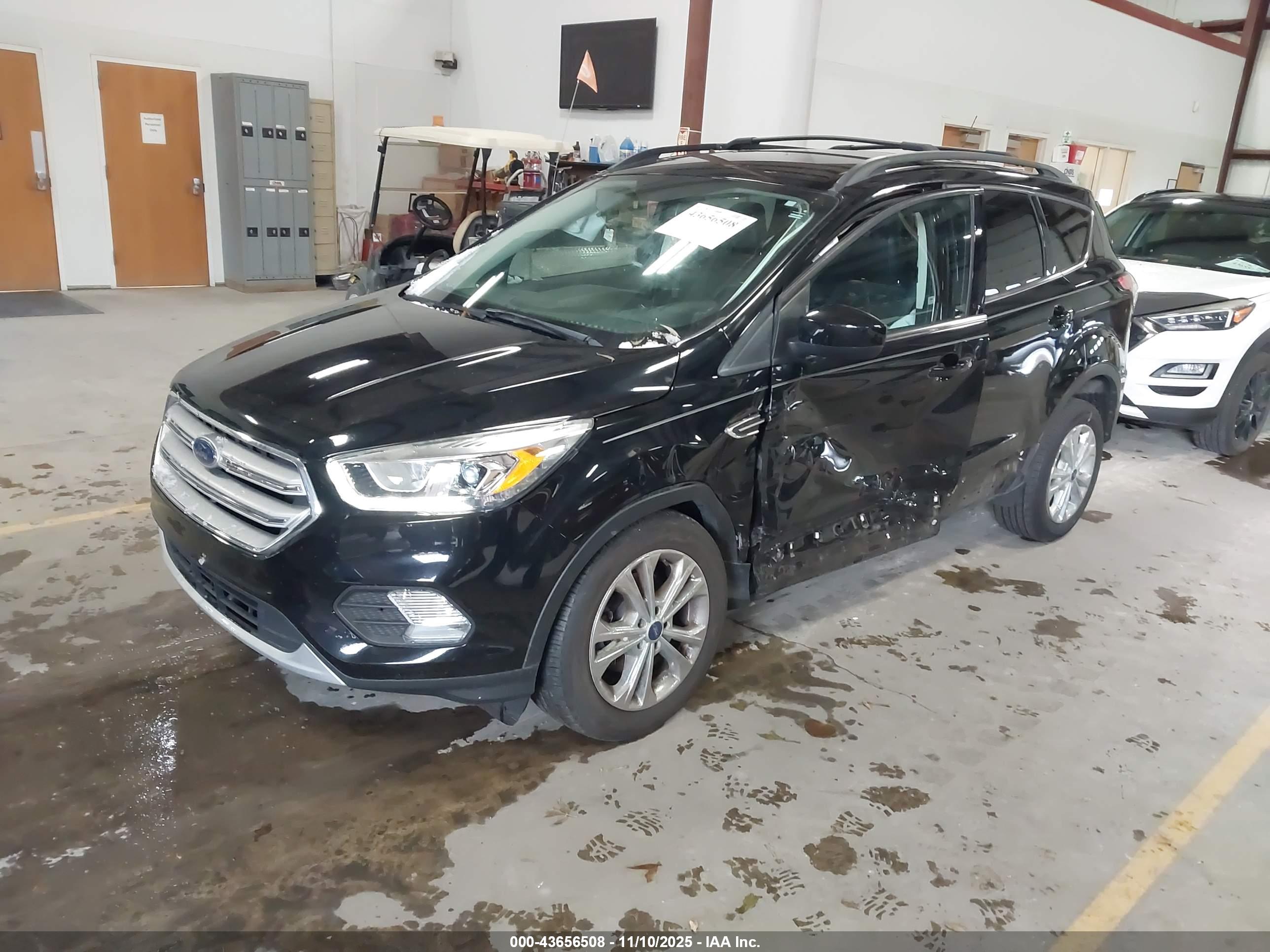 FORD ESCAPE image 2