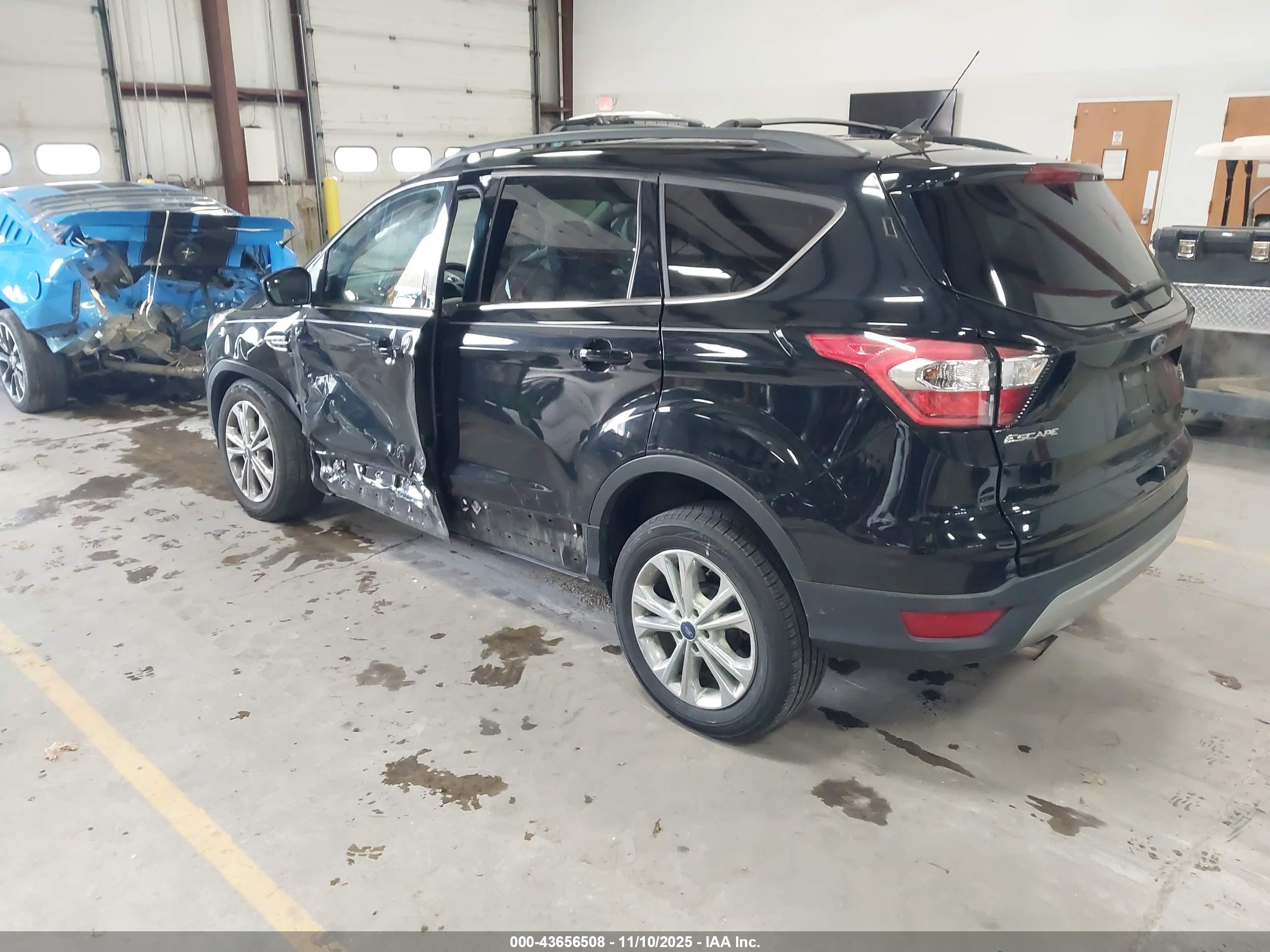 FORD ESCAPE image 3