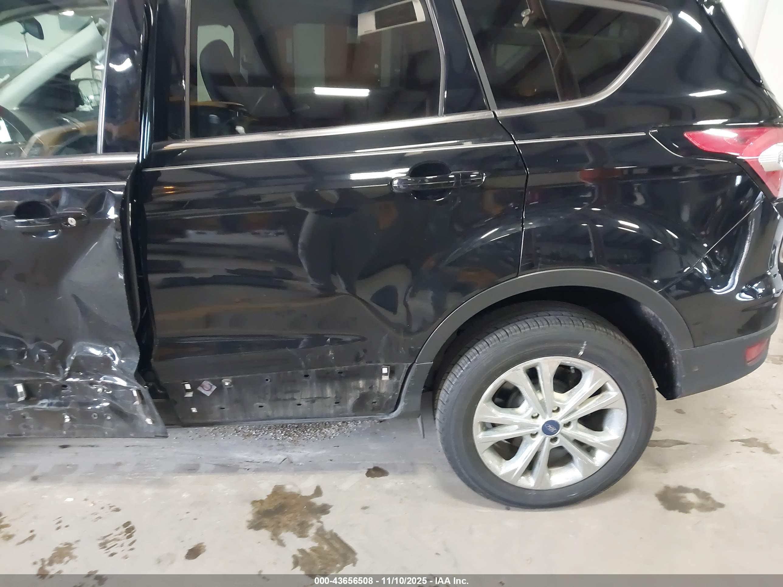 FORD ESCAPE image 6