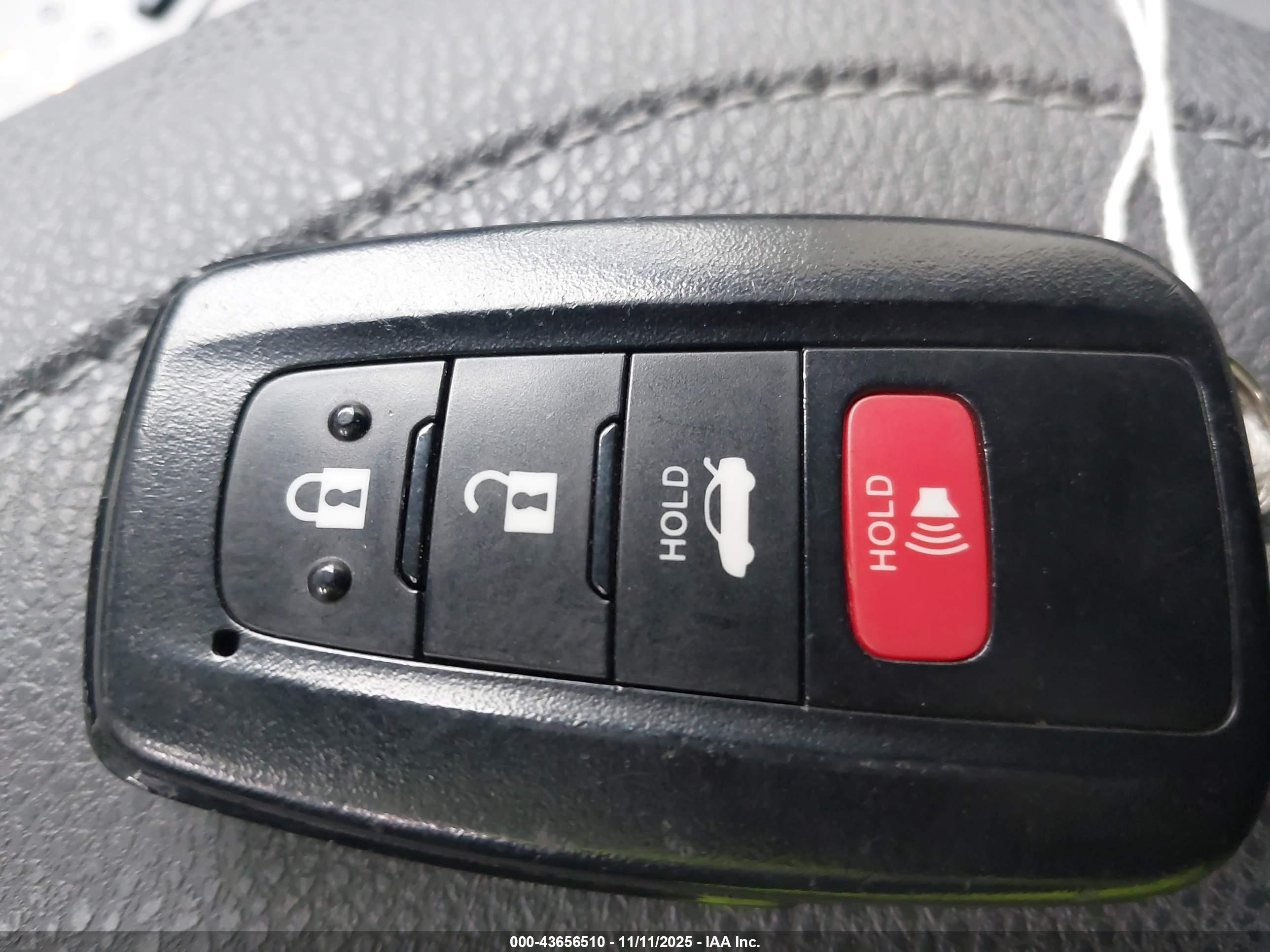 TOYOTA CAMRY image 11