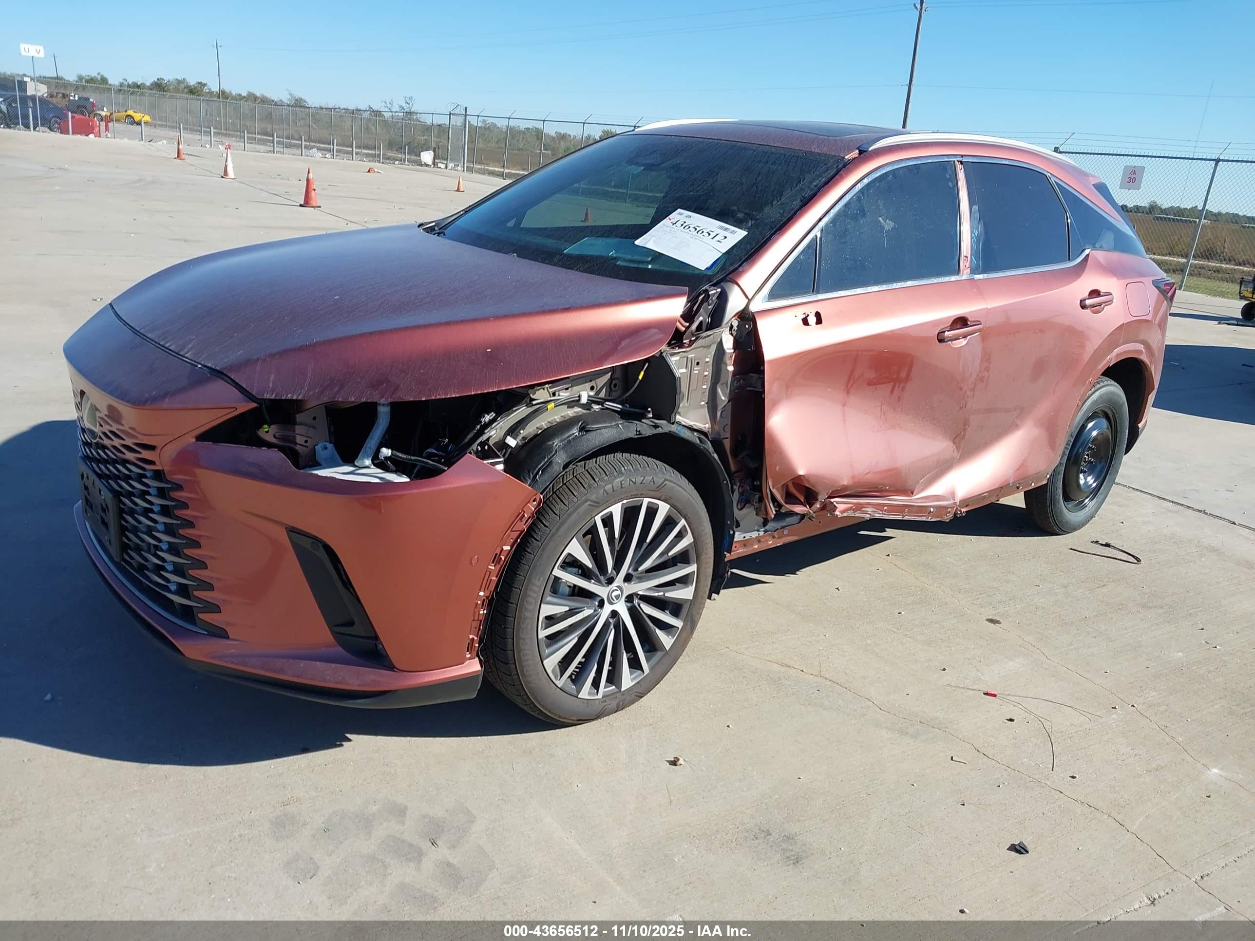 LEXUS RX image 2