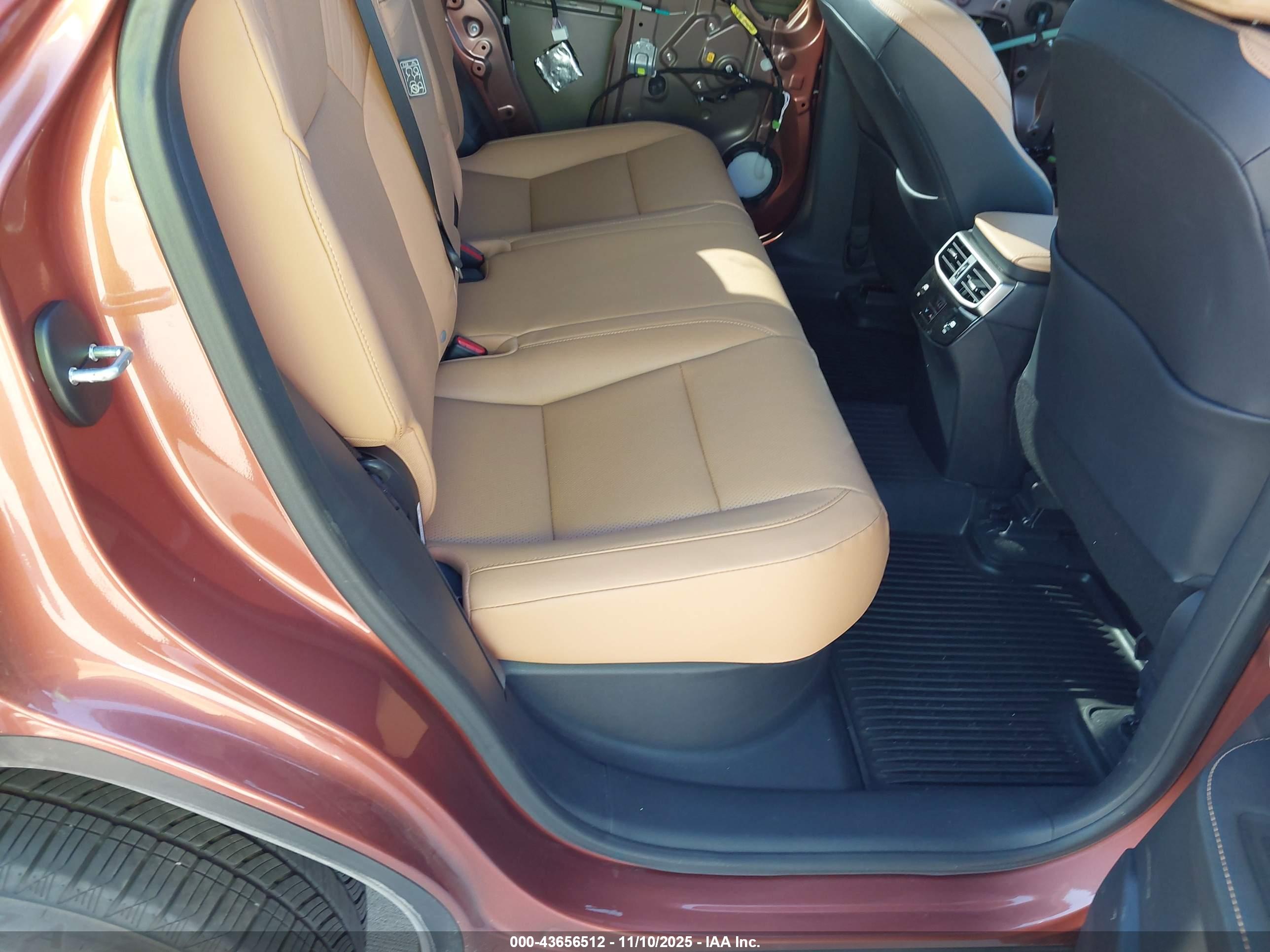 LEXUS RX image 8
