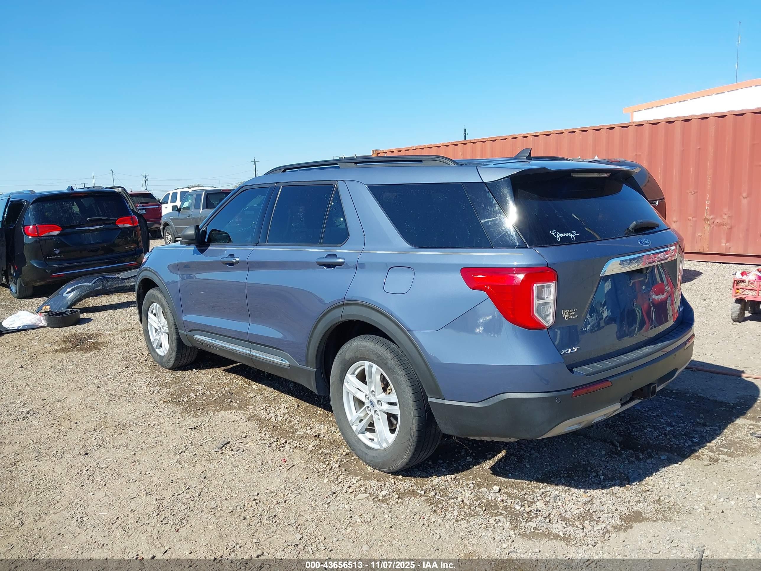 FORD EXPLORER image 3