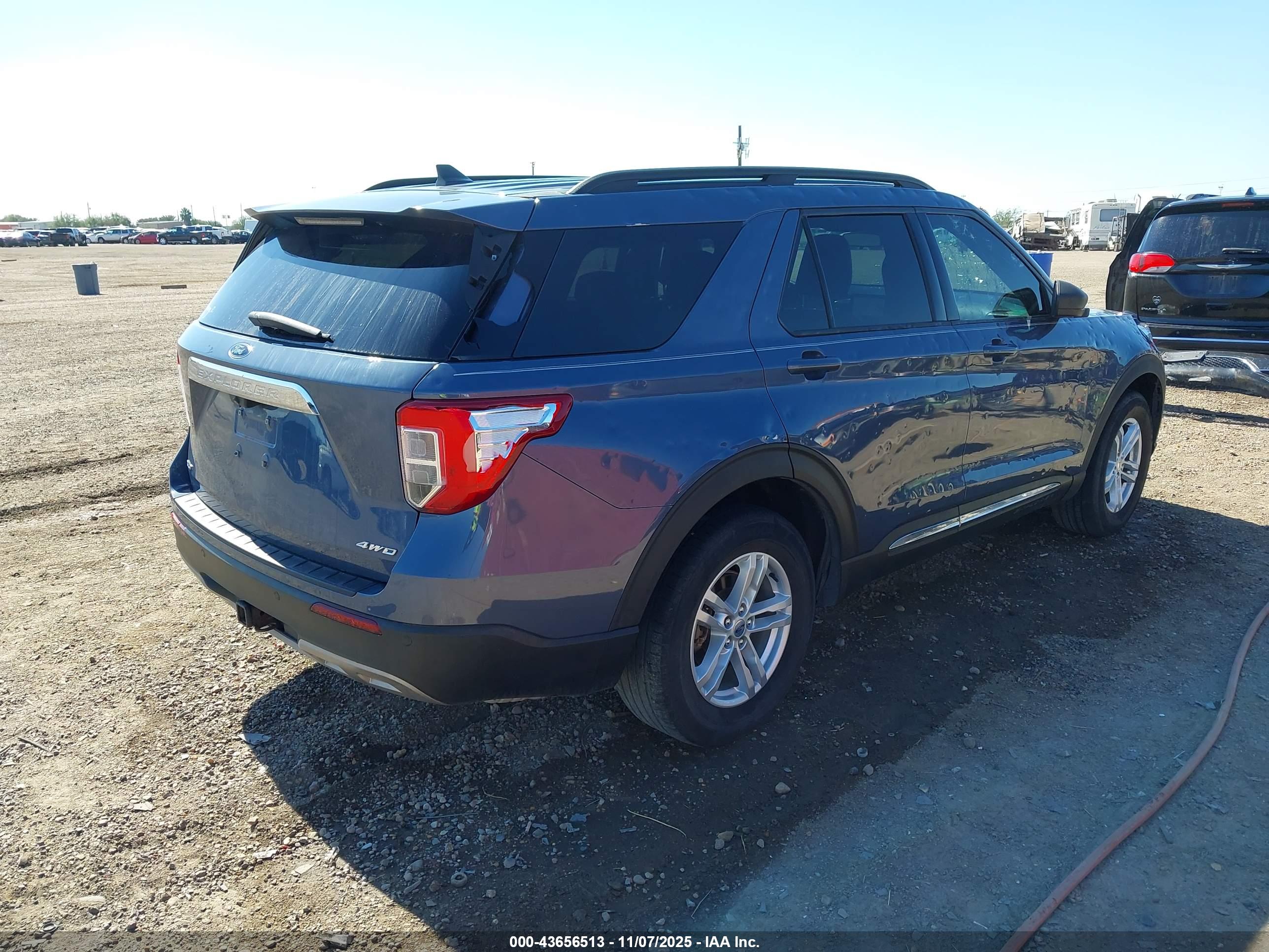 FORD EXPLORER image 4