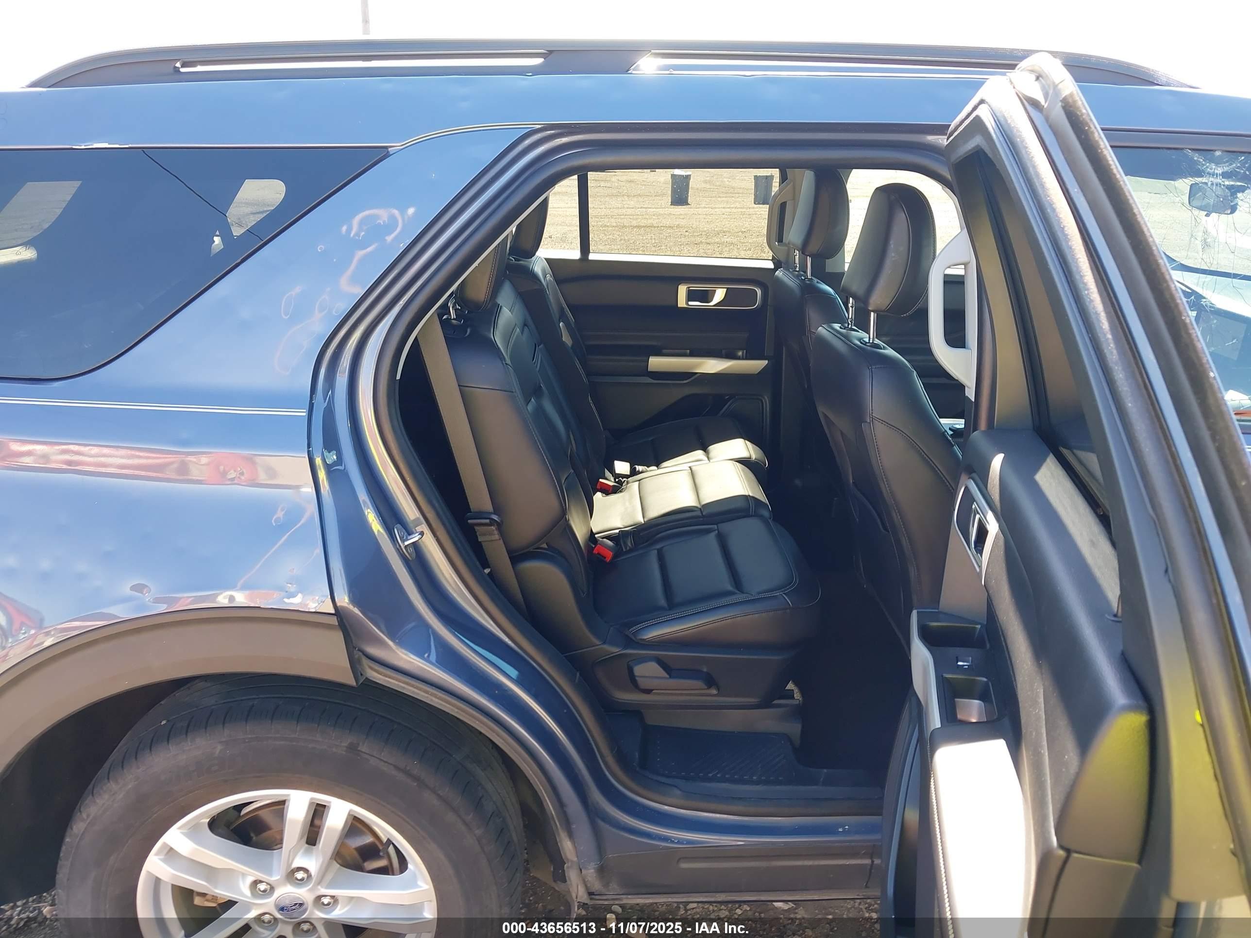 FORD EXPLORER image 8