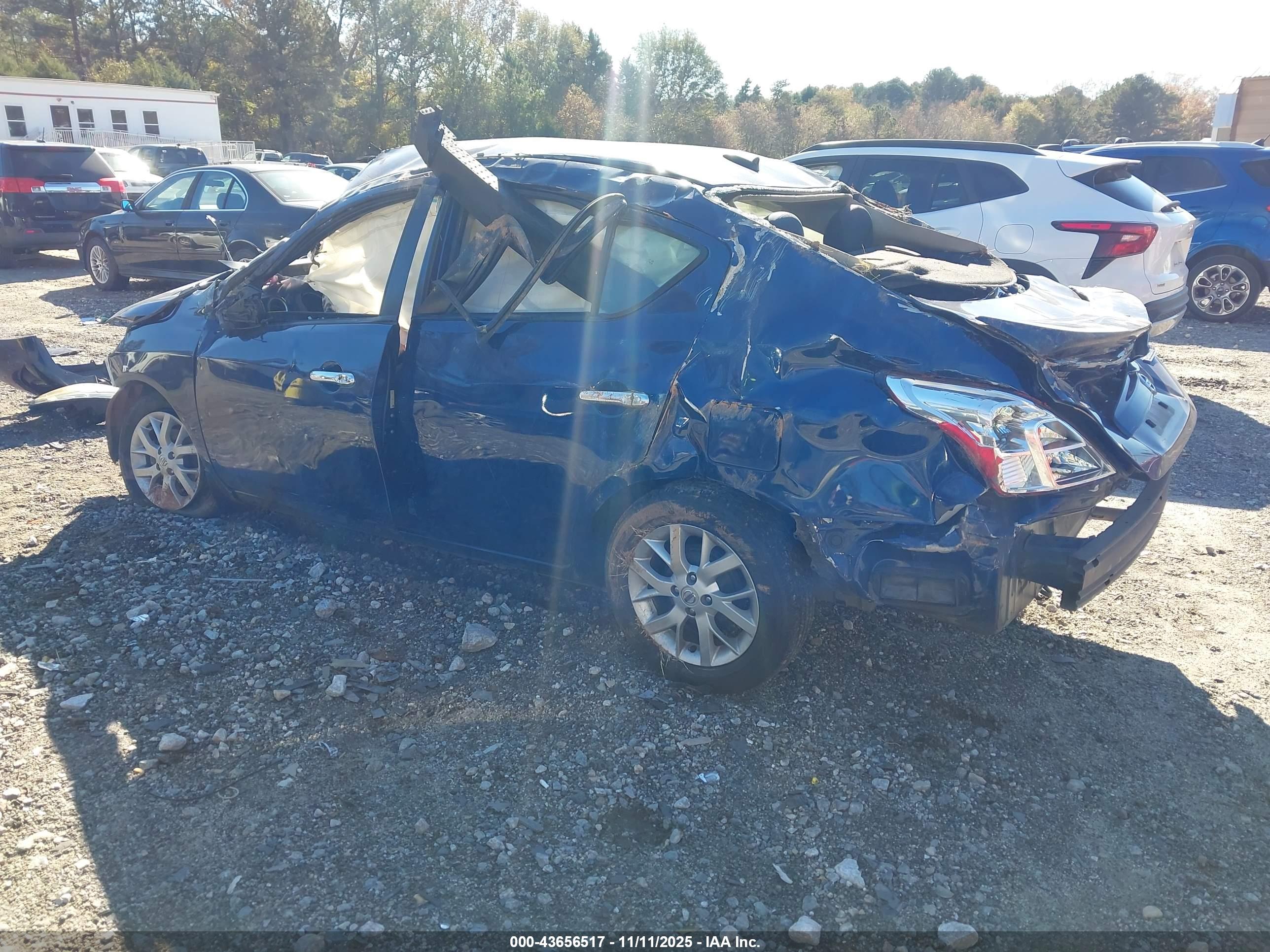 NISSAN VERSA image 3