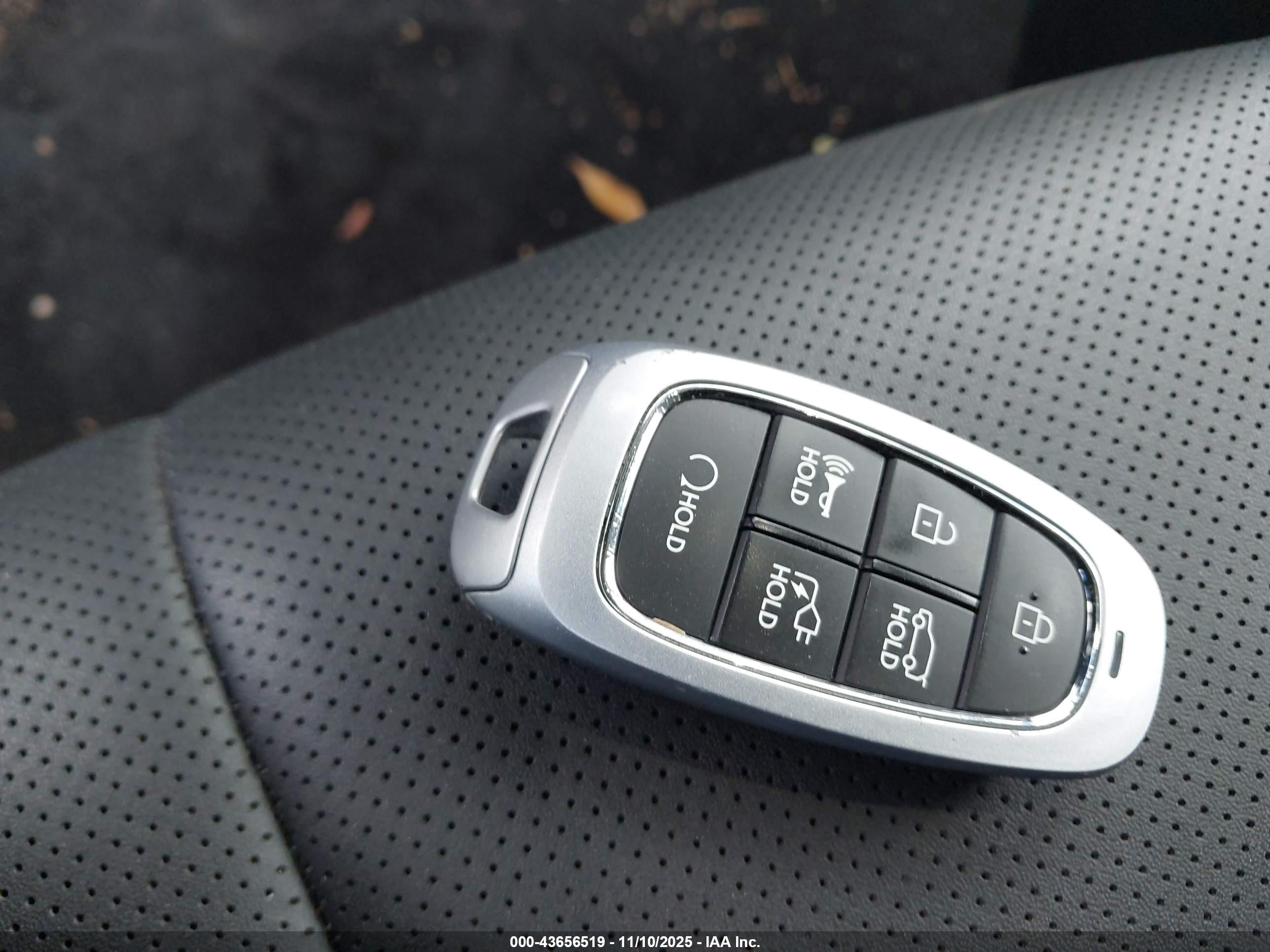 HYUNDAI IONIQ image 11