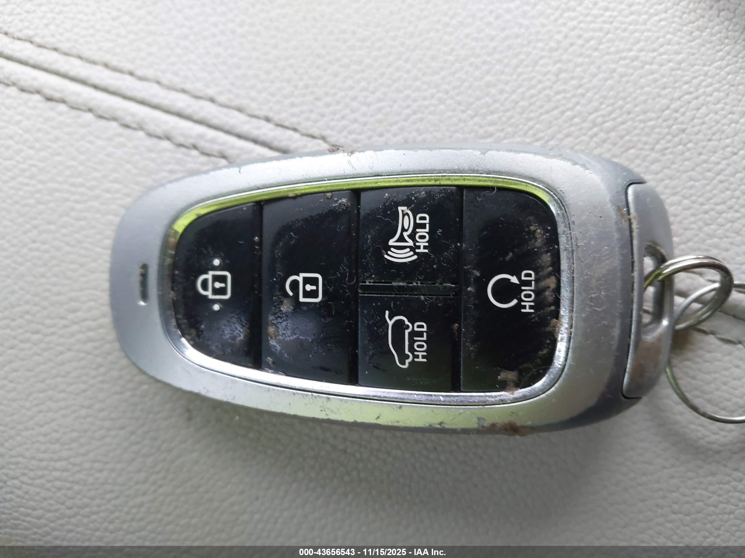 HYUNDAI TUCSON image 11