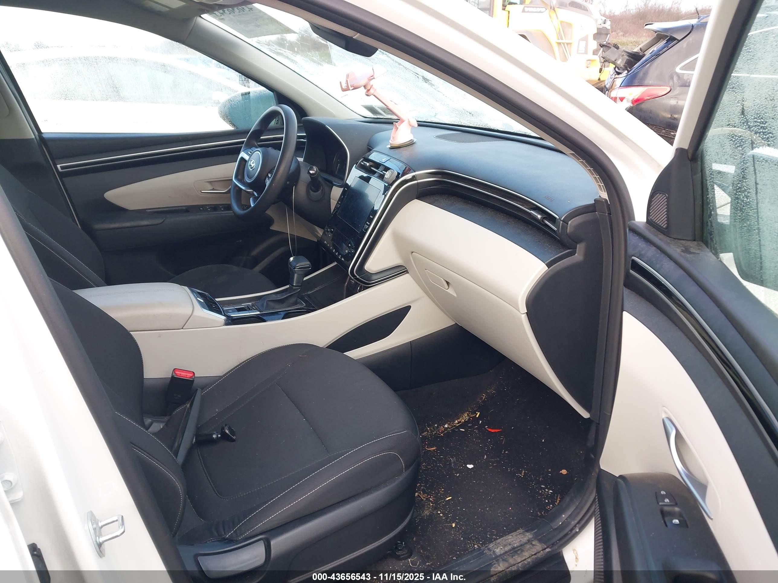 HYUNDAI TUCSON image 5