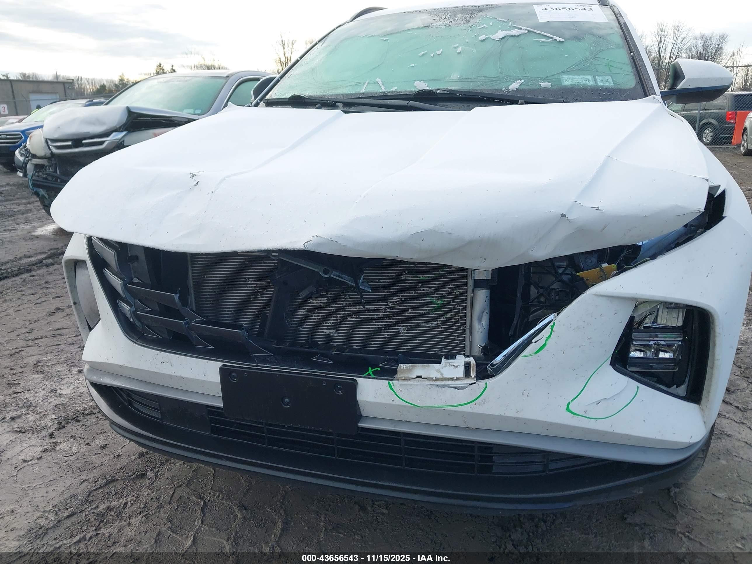 HYUNDAI TUCSON image 6