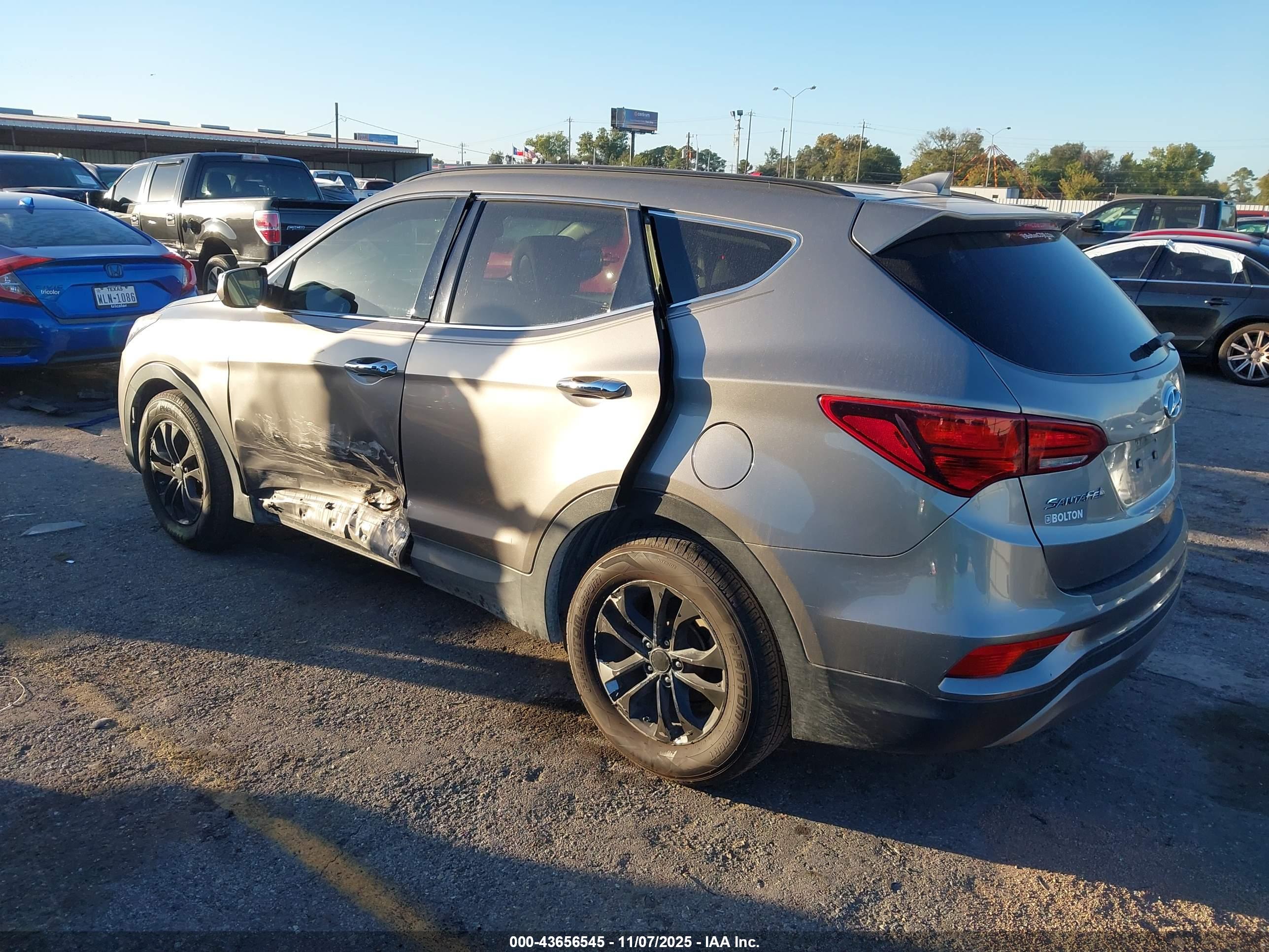 HYUNDAI SANTA image 3