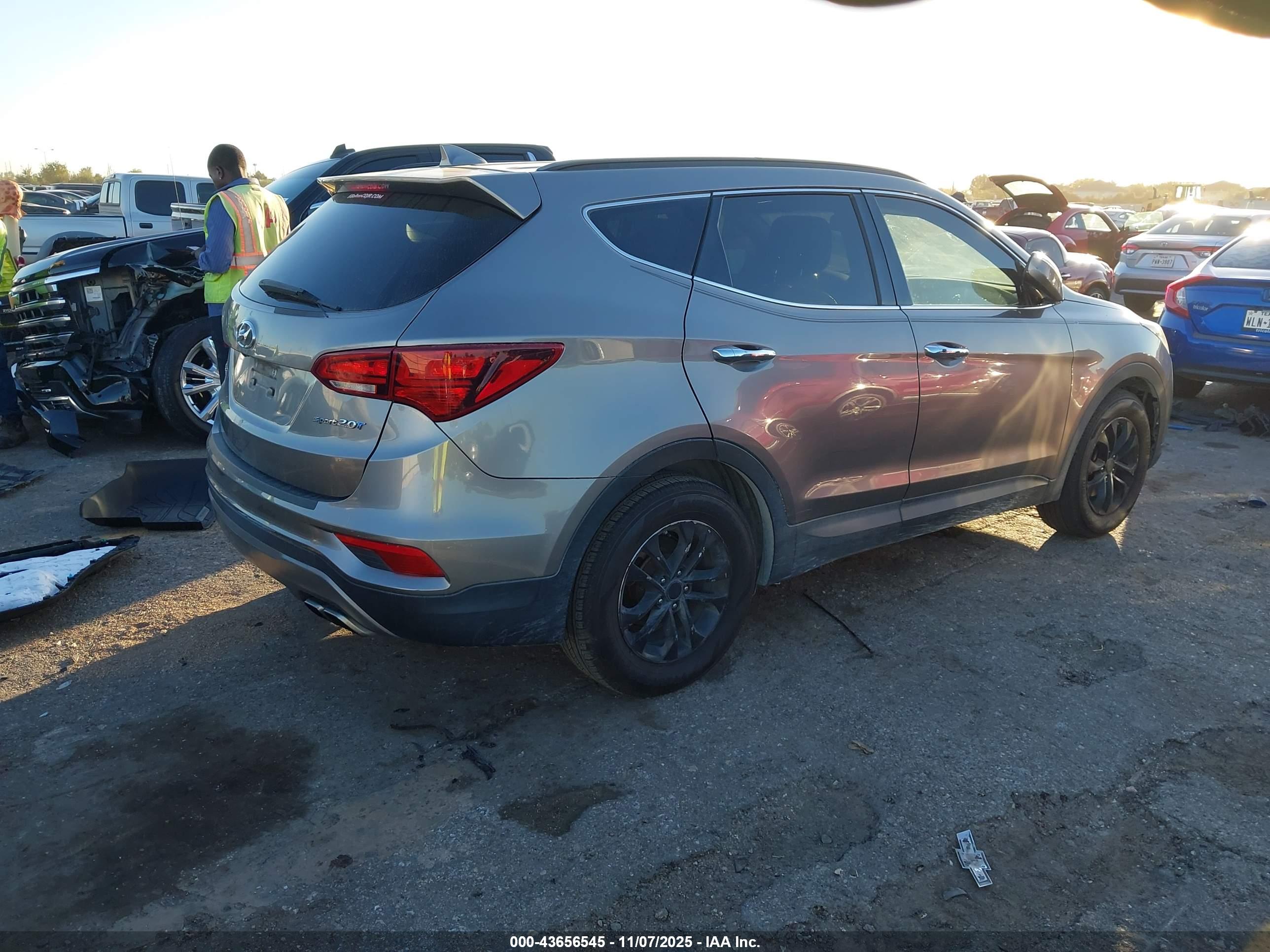 HYUNDAI SANTA image 4
