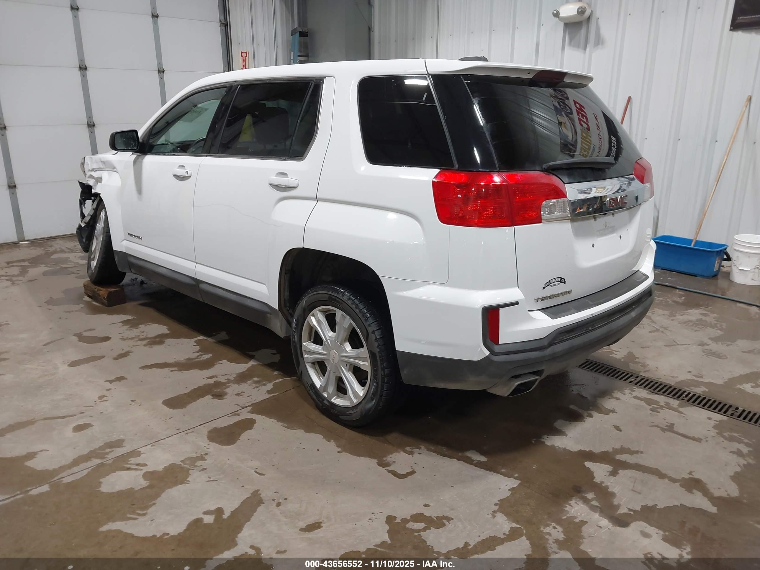 GMC TERRAIN image 3
