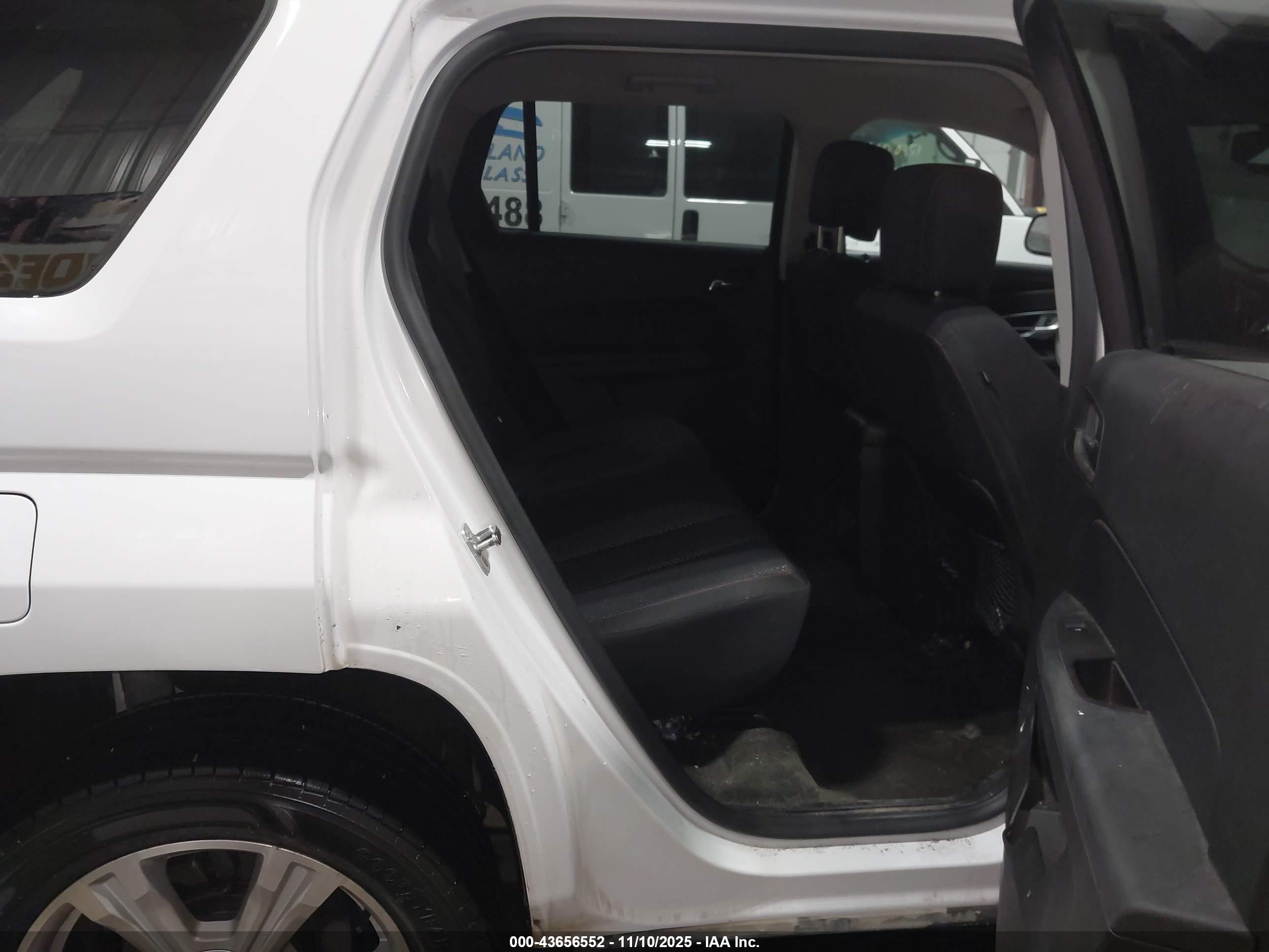 GMC TERRAIN image 8
