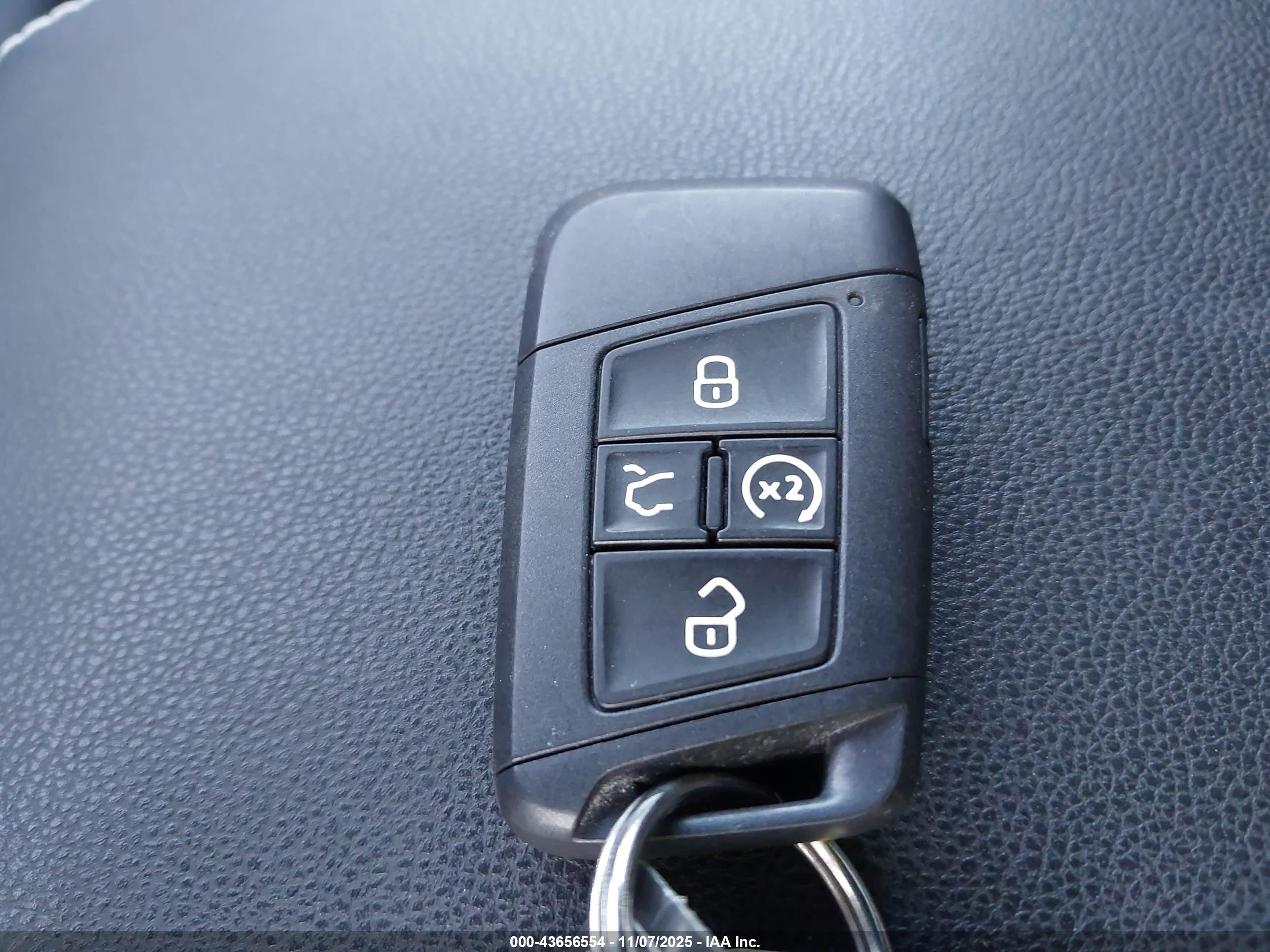 VOLKSWAGEN ATLAS image 11