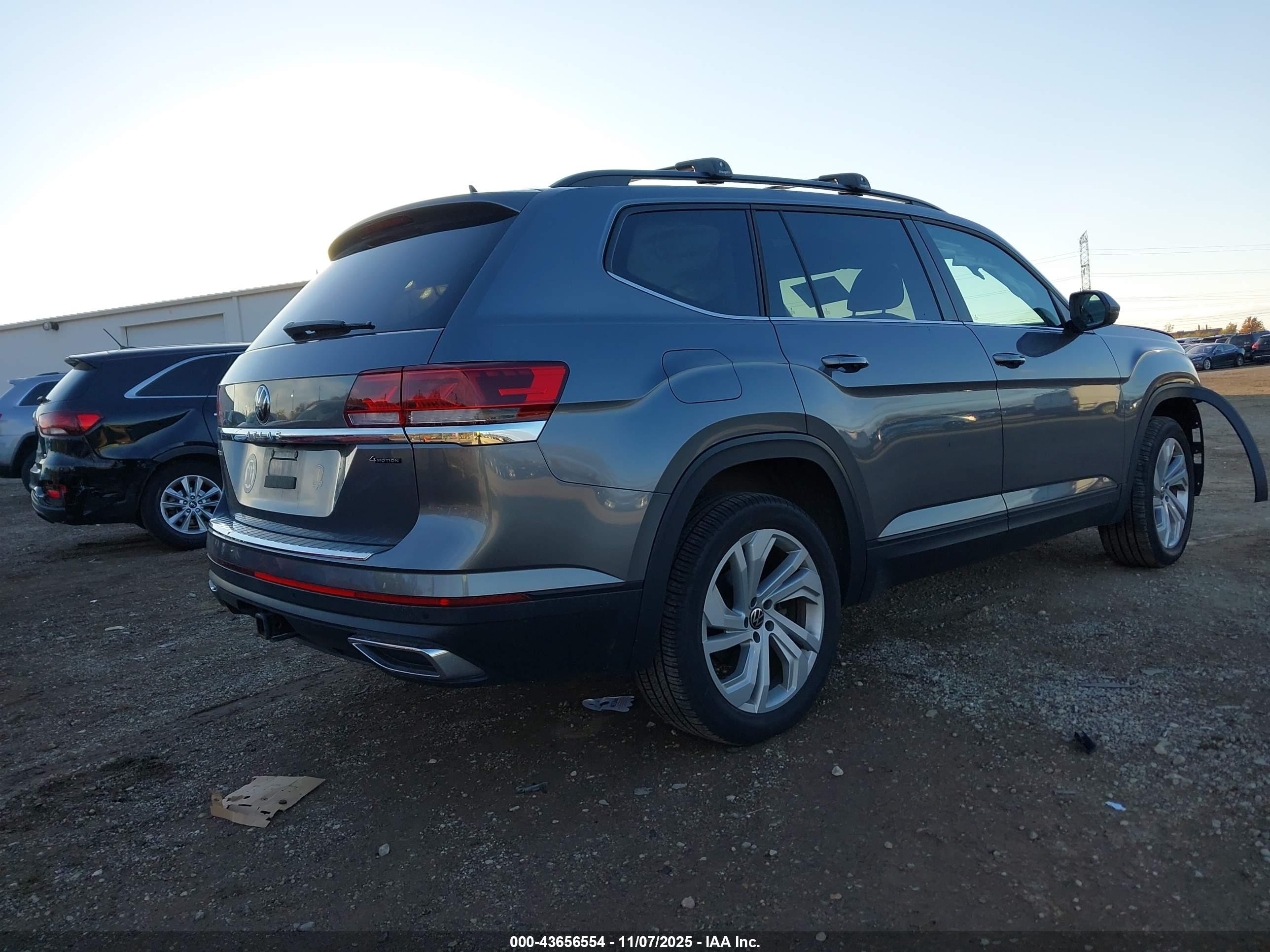 VOLKSWAGEN ATLAS image 4