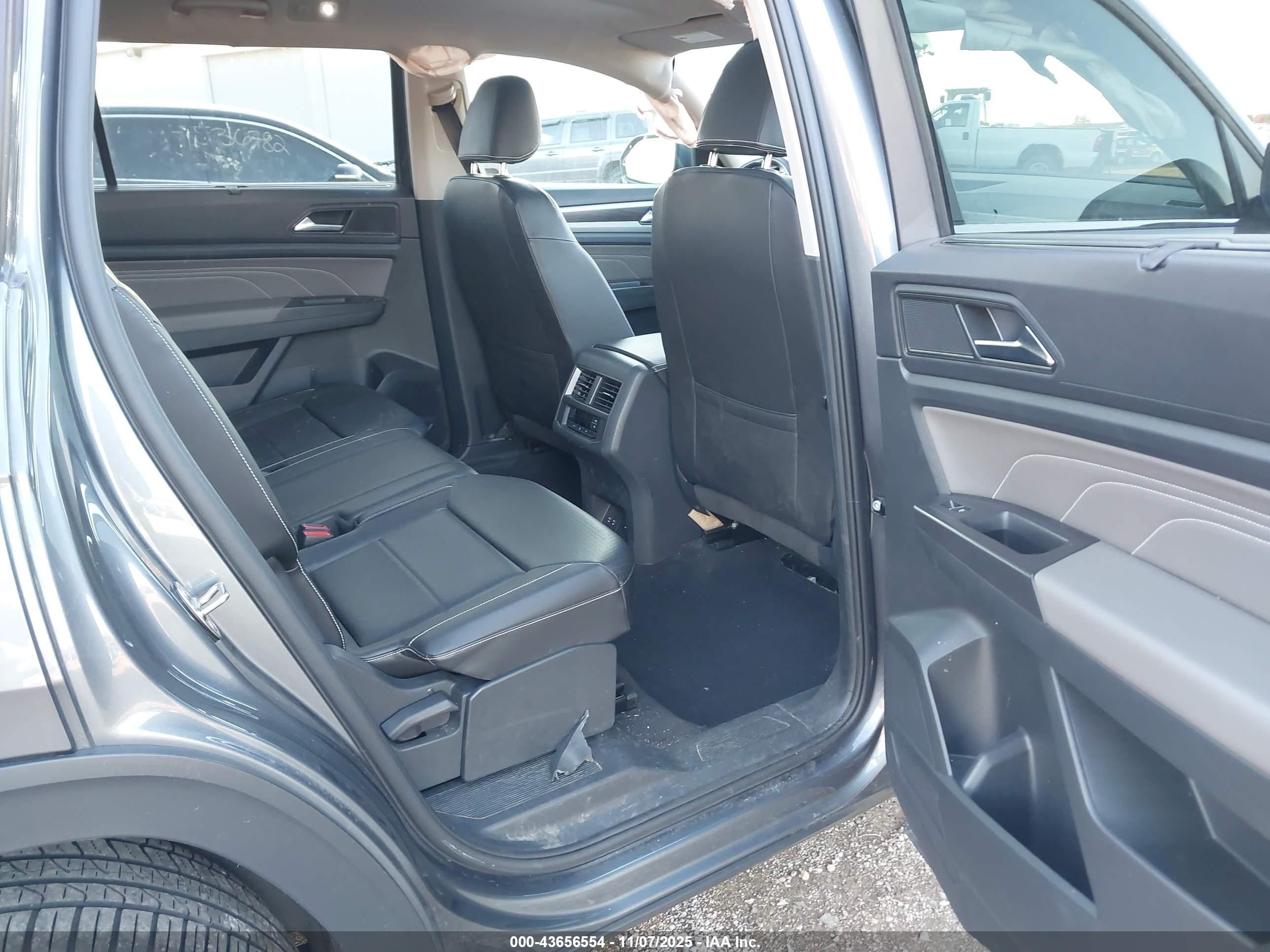 VOLKSWAGEN ATLAS image 8