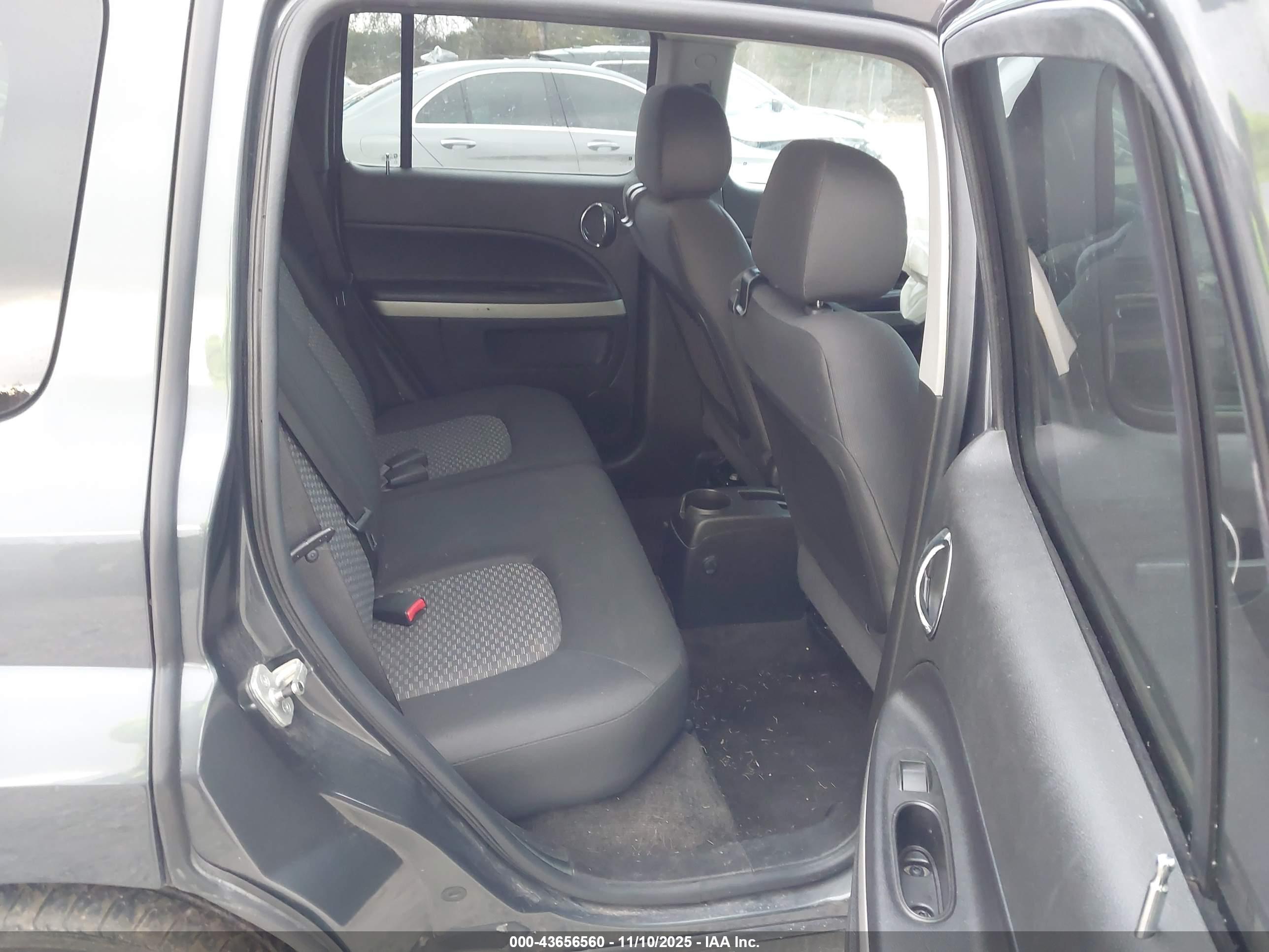 CHEVROLET HHR image 8