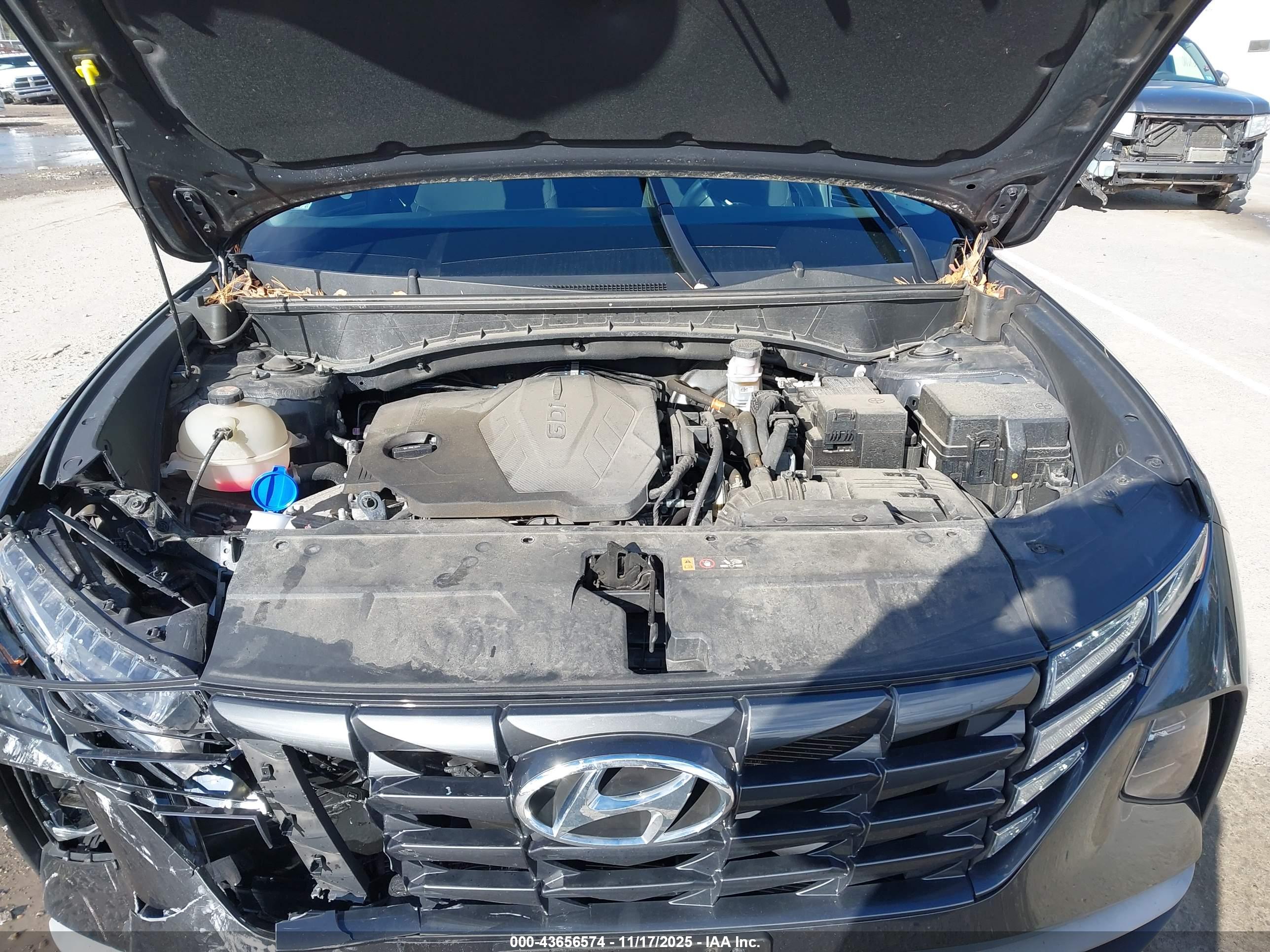 HYUNDAI TUCSON image 10