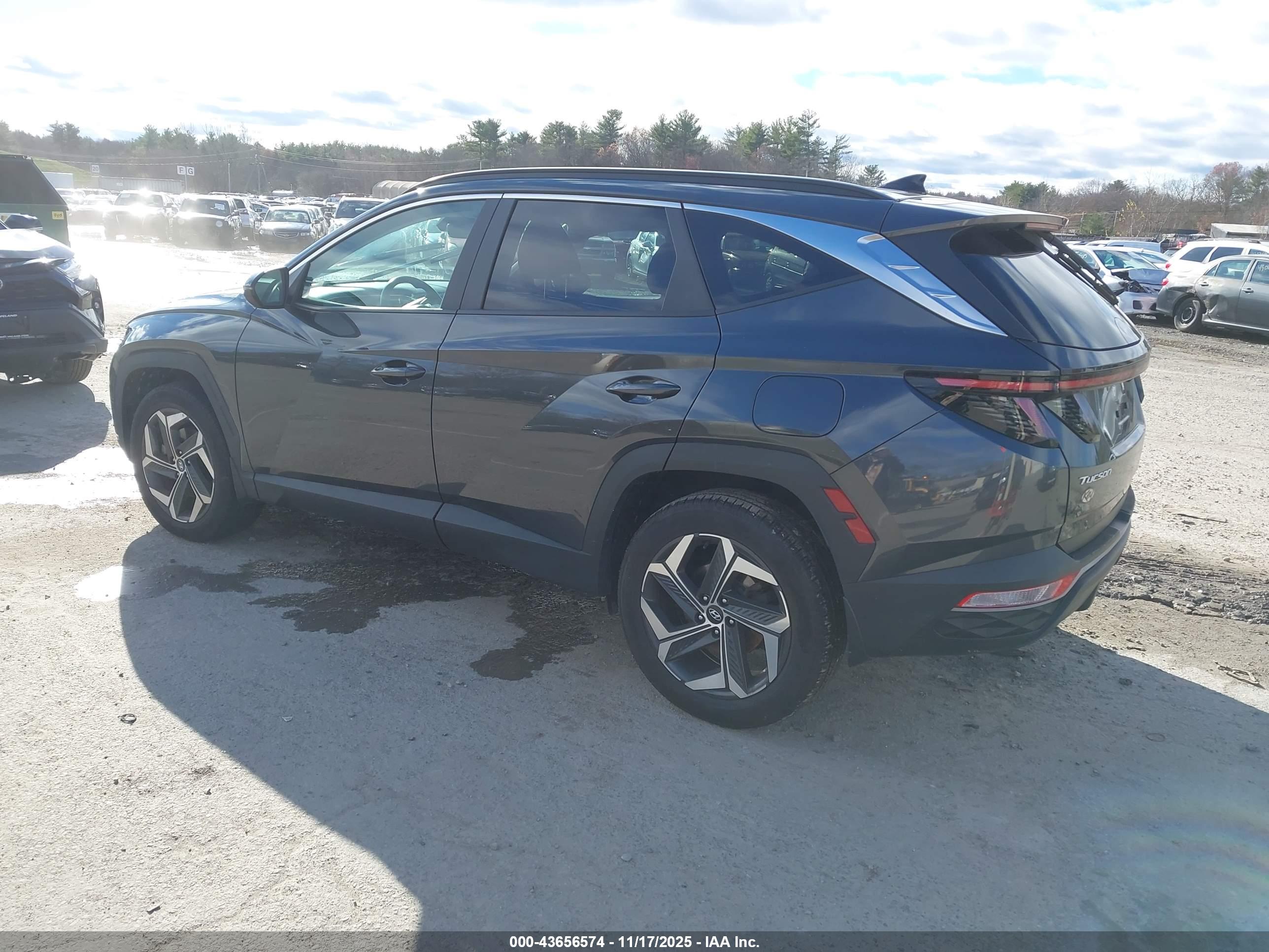 HYUNDAI TUCSON image 3
