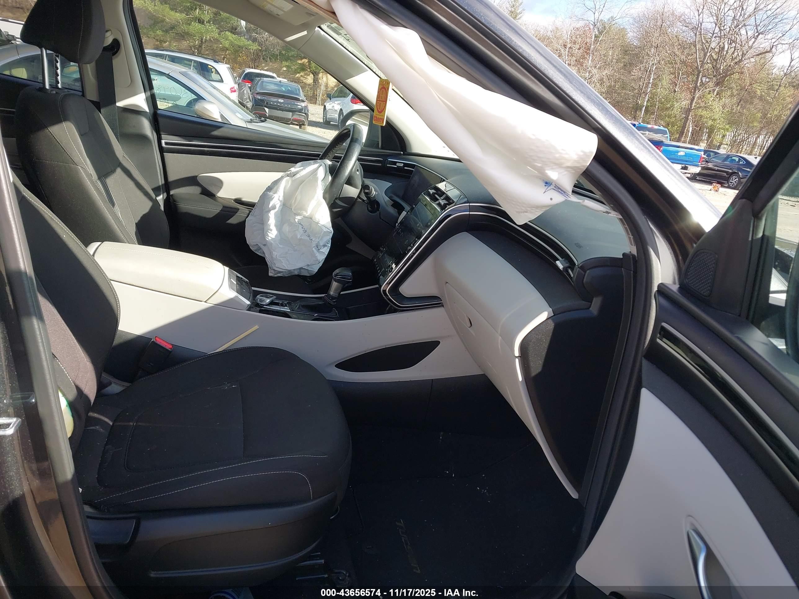 HYUNDAI TUCSON image 5