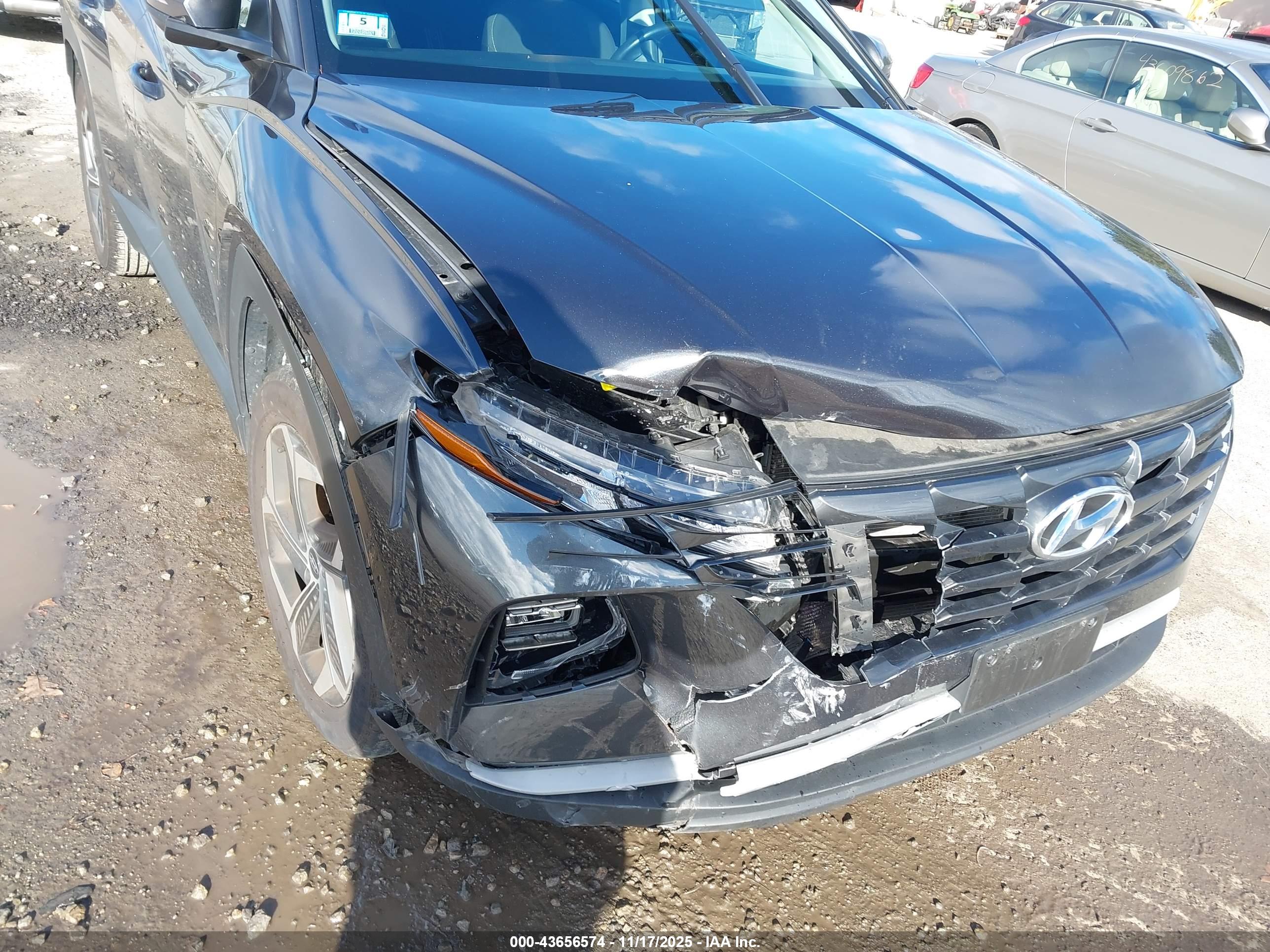 HYUNDAI TUCSON image 6