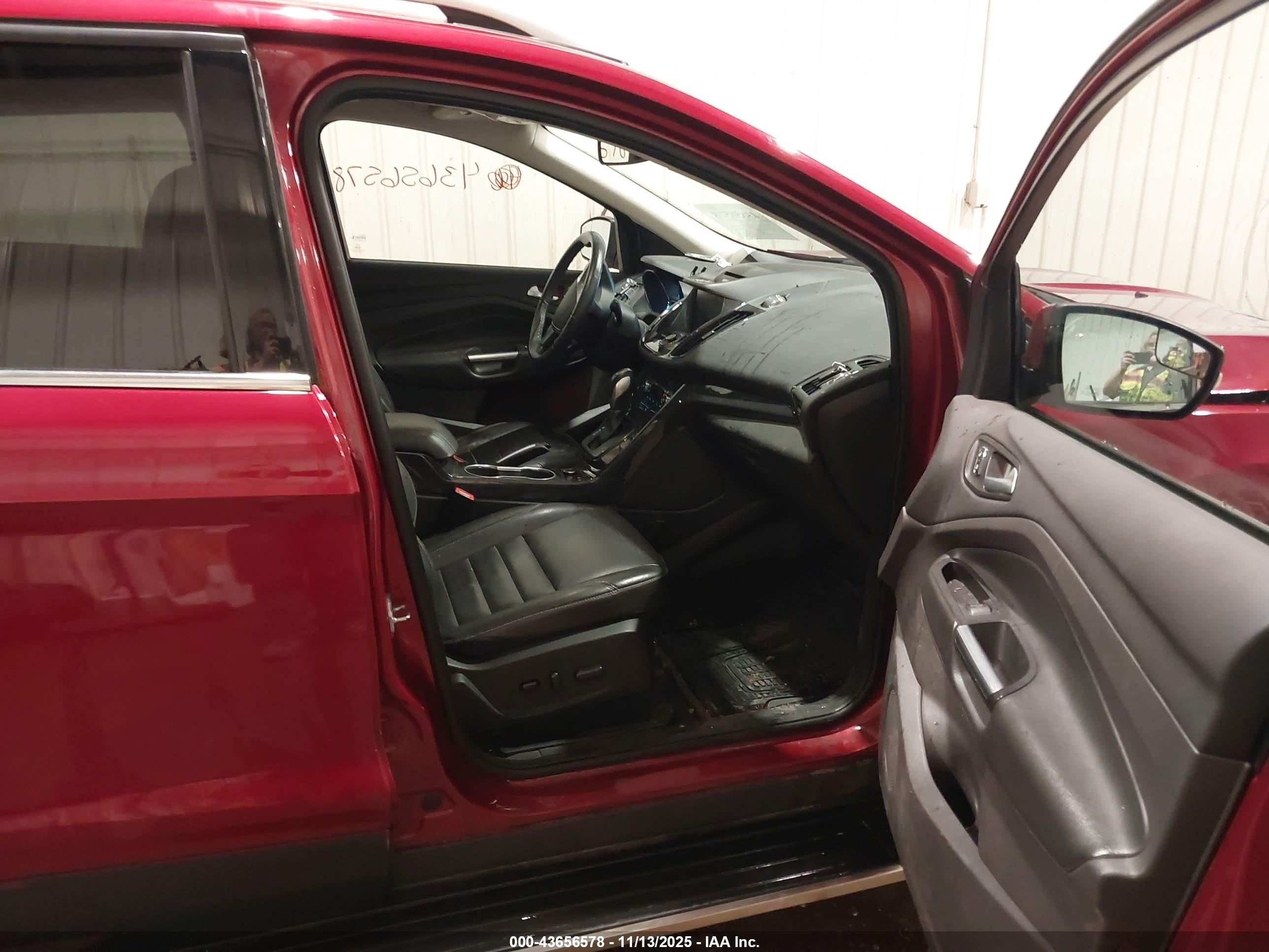 FORD ESCAPE image 5