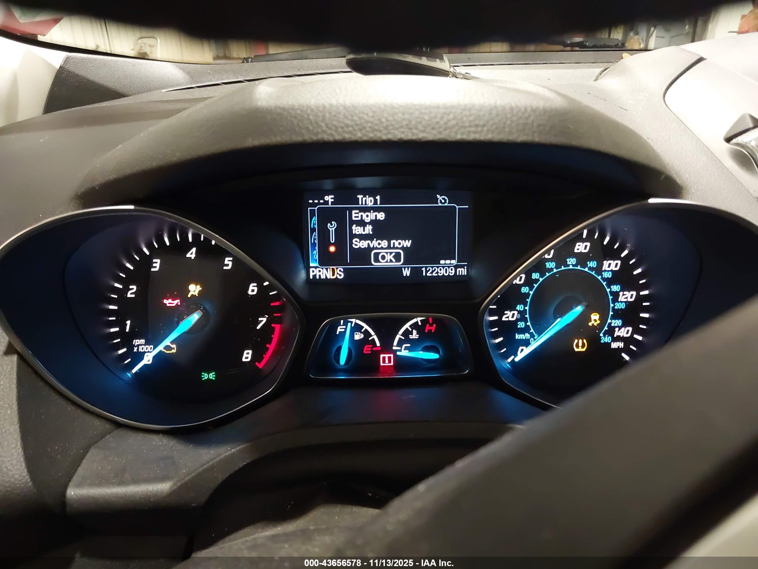 FORD ESCAPE image 7