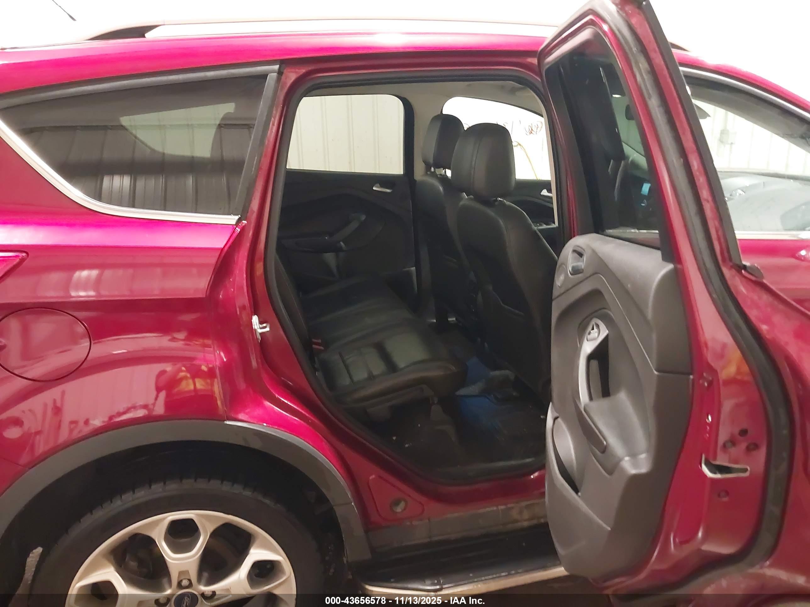 FORD ESCAPE image 8
