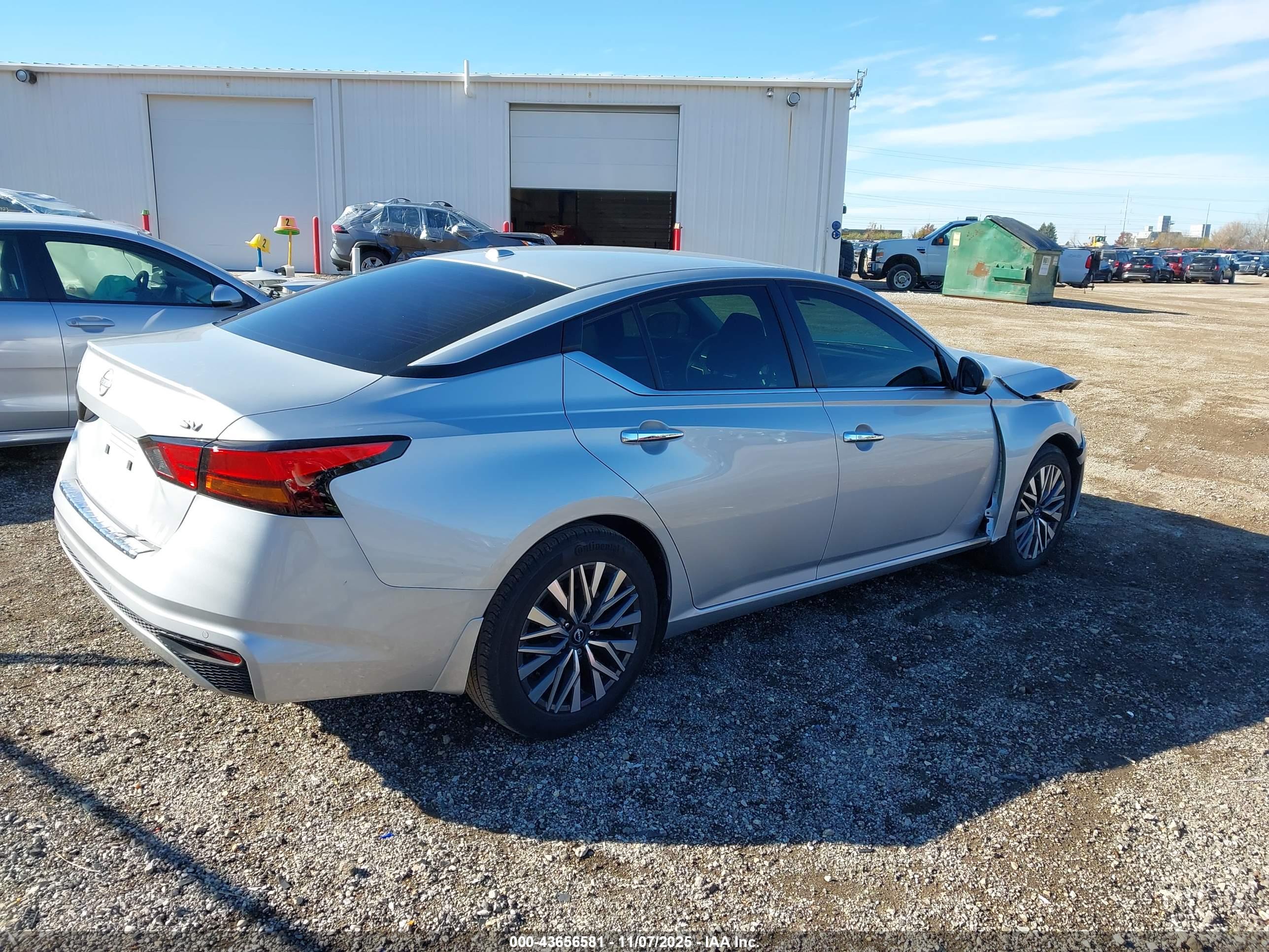 NISSAN ALTIMA image 4