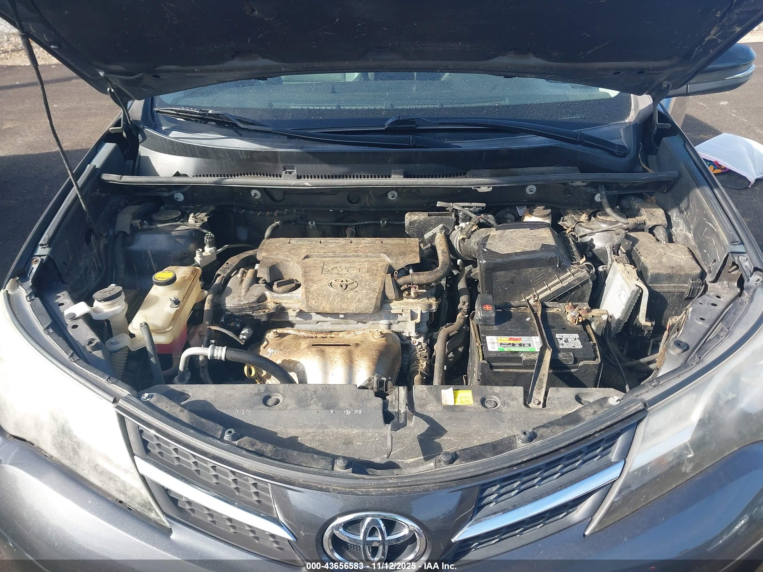TOYOTA RAV4 image 10