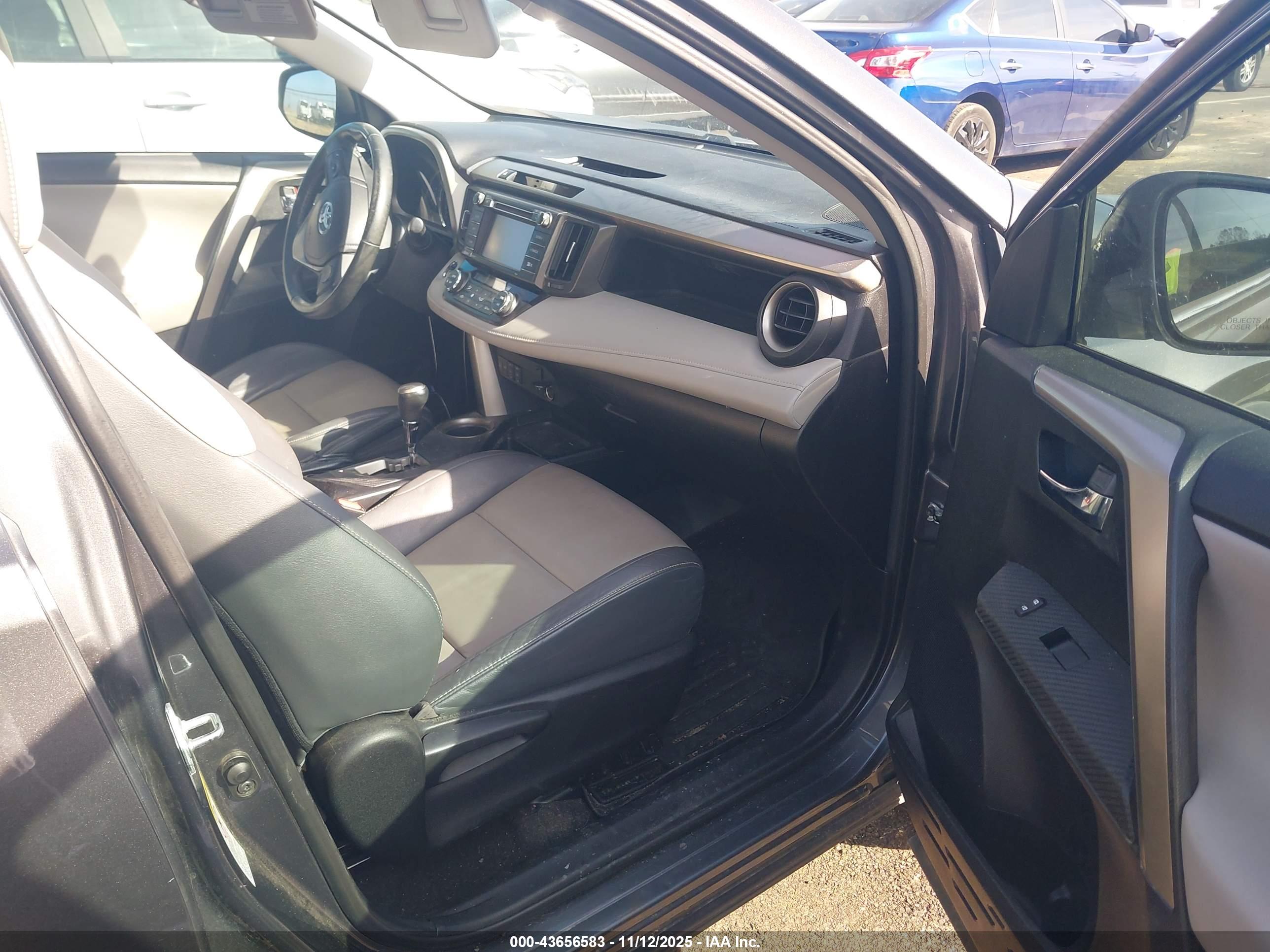 TOYOTA RAV4 image 5