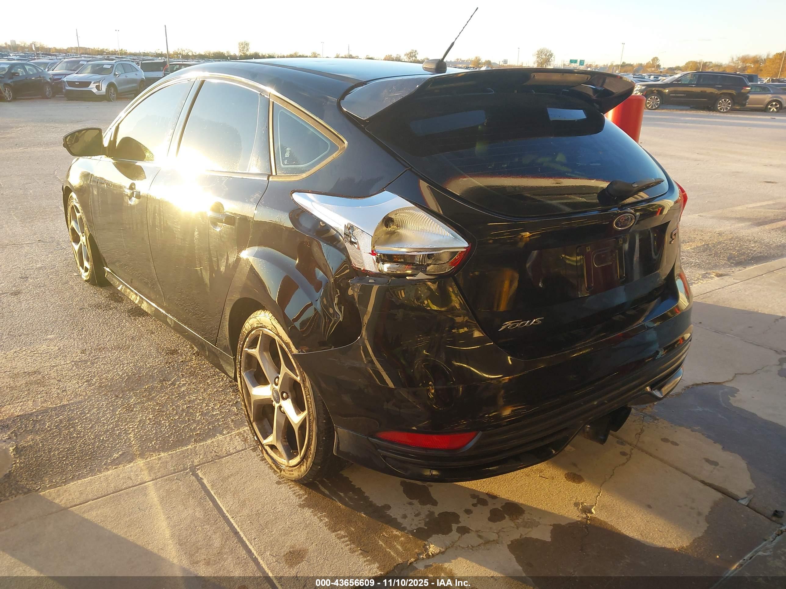 FORD FOCUS image 3