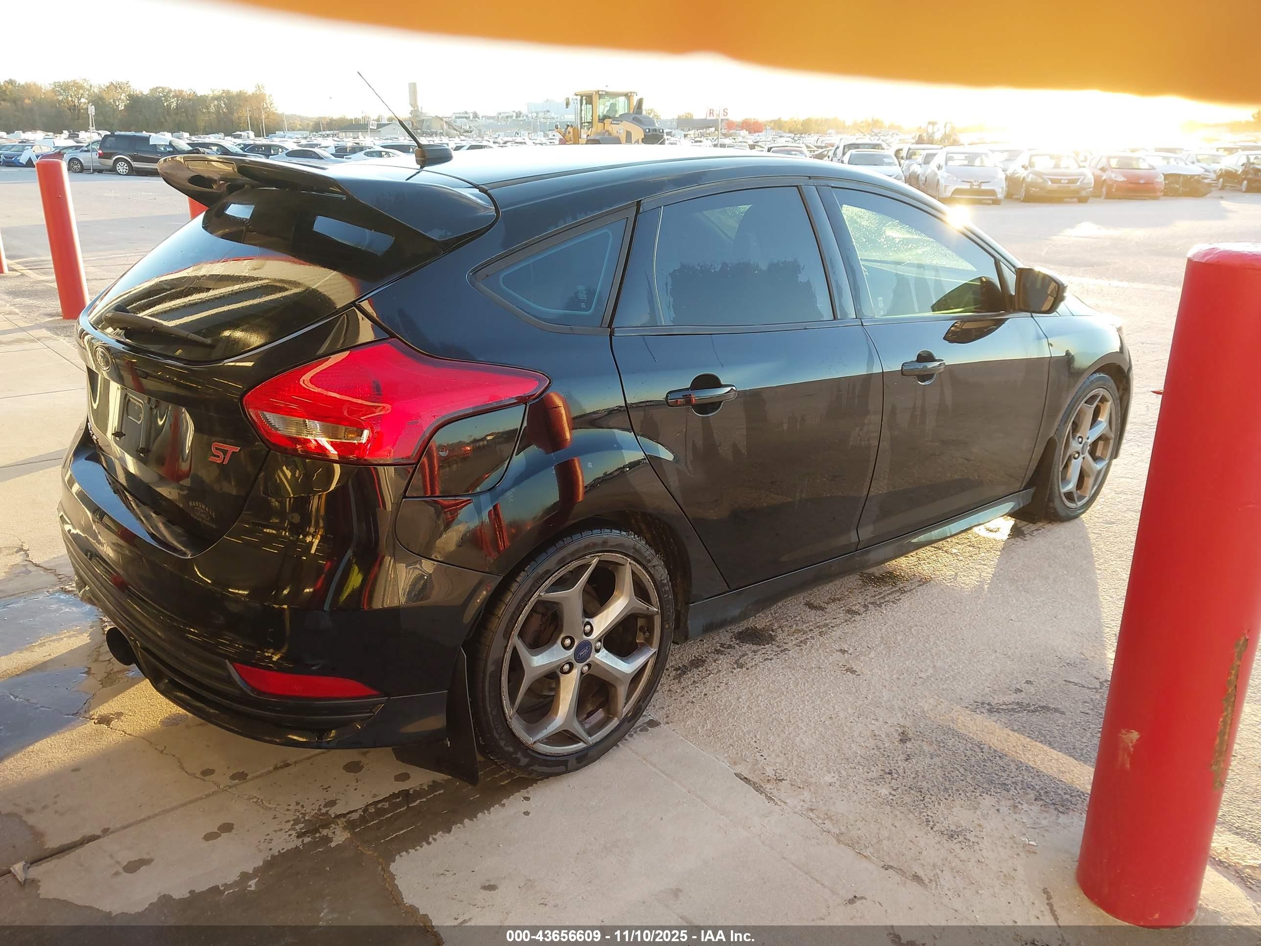 FORD FOCUS image 4