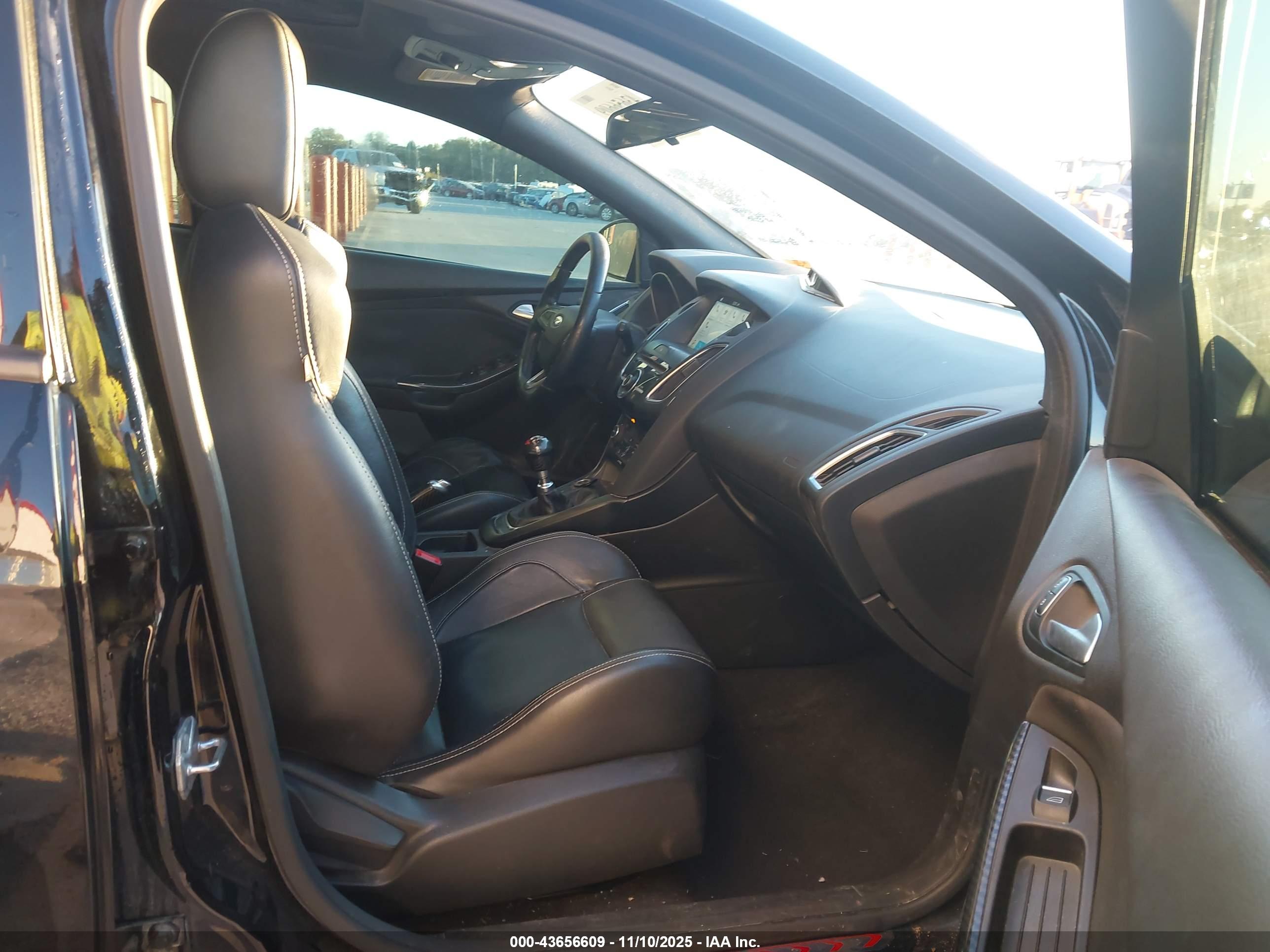 FORD FOCUS image 5