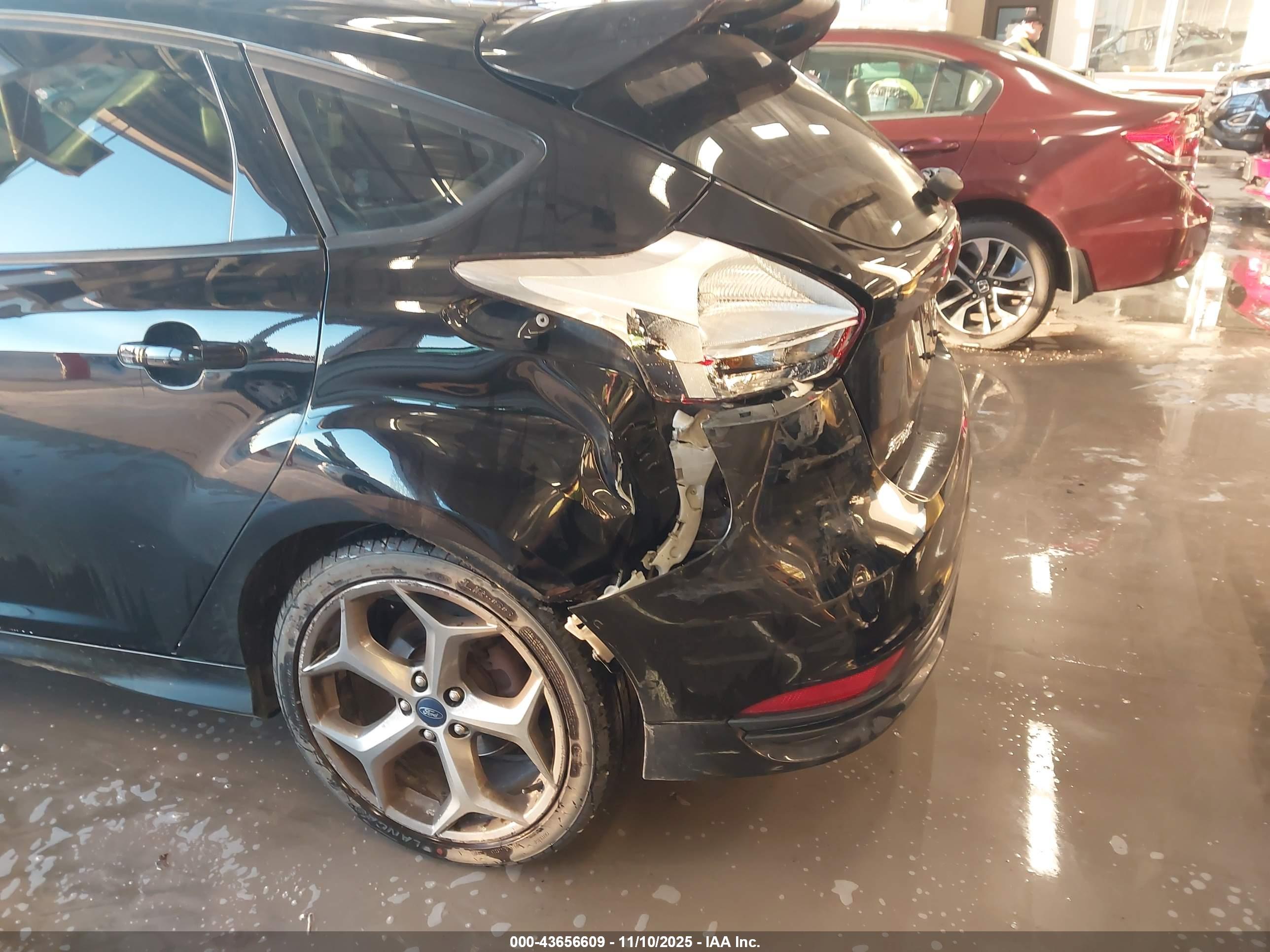 FORD FOCUS image 6
