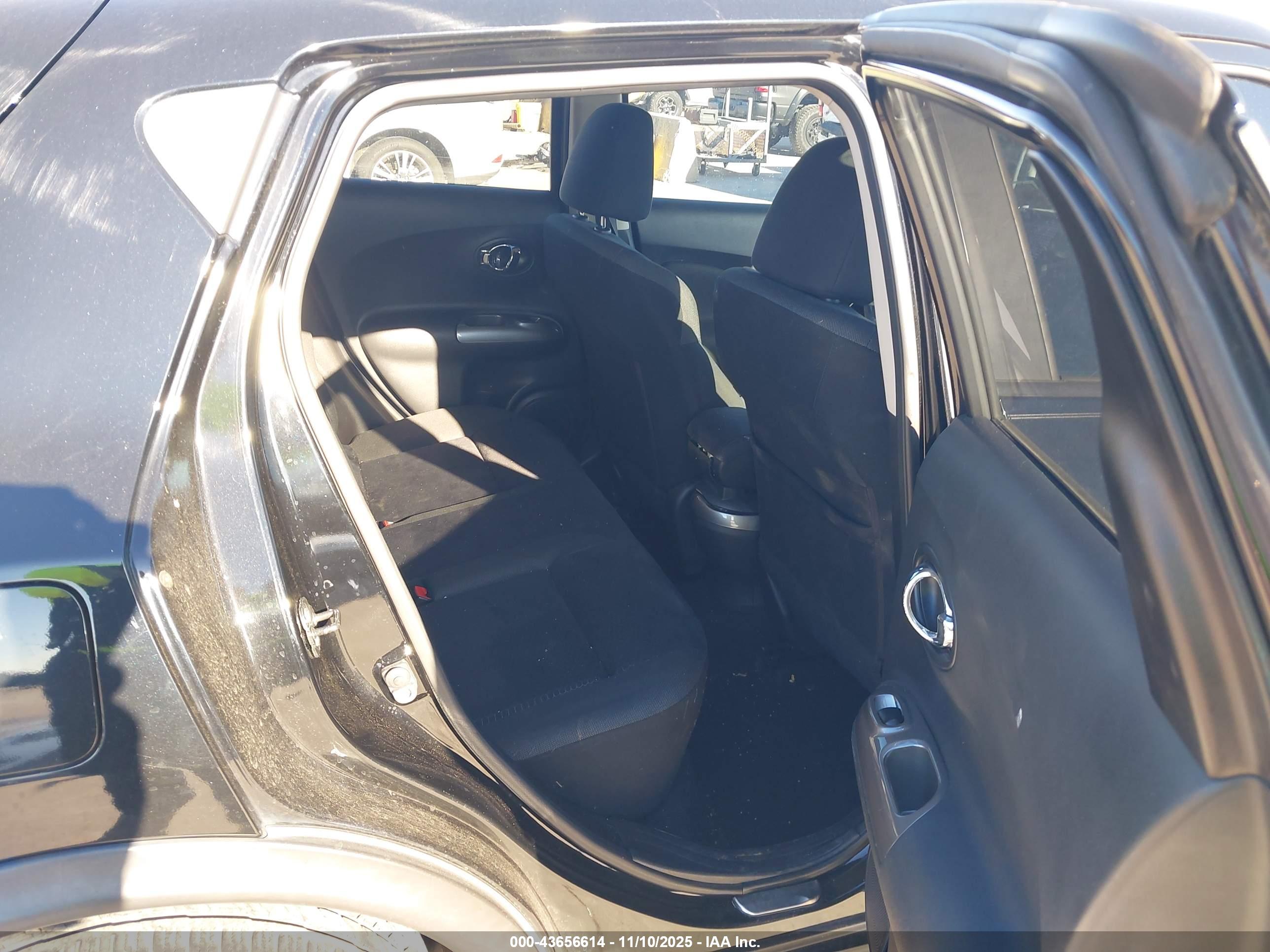 NISSAN JUKE image 8
