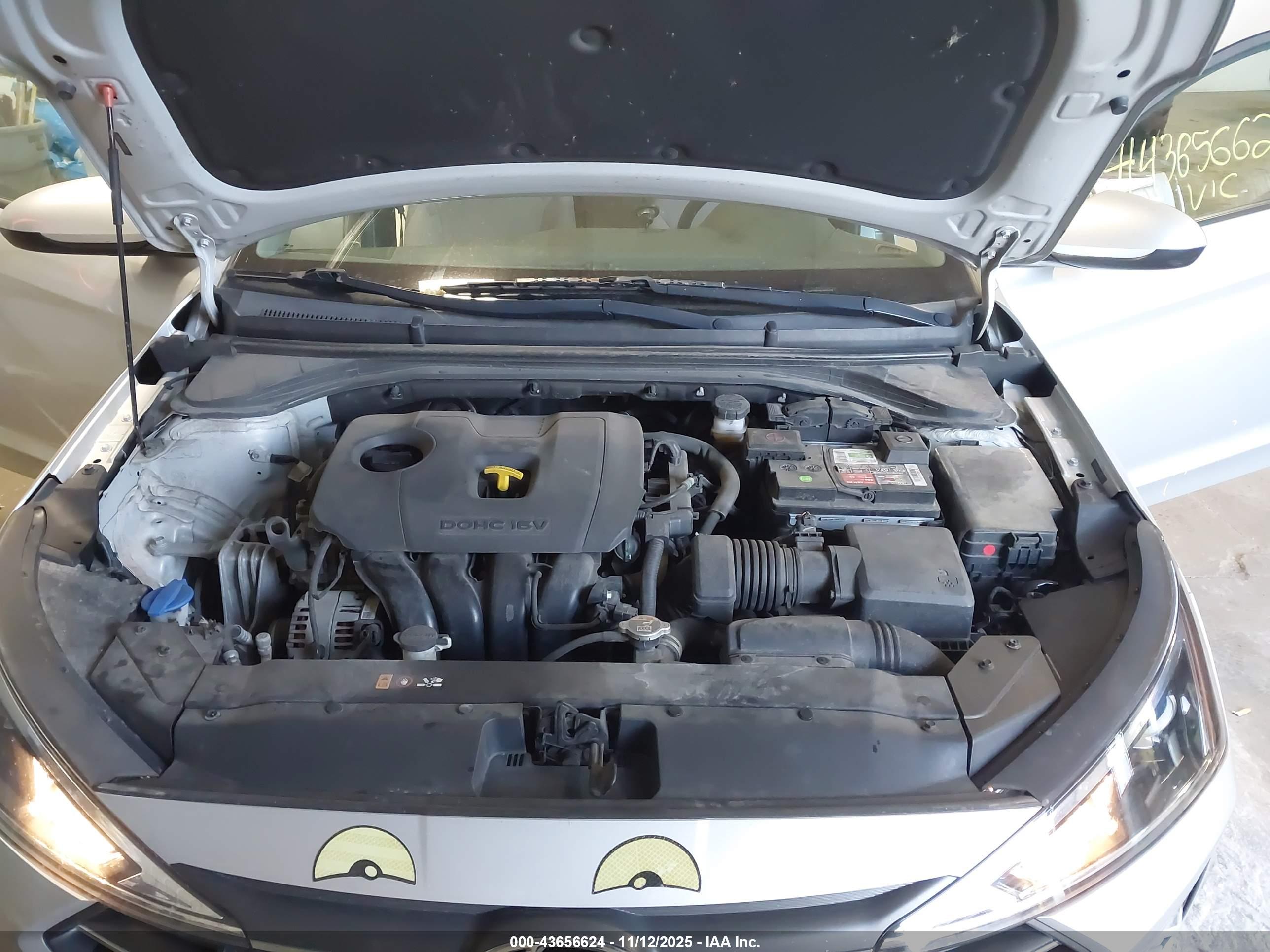 HYUNDAI ELANTRA image 10