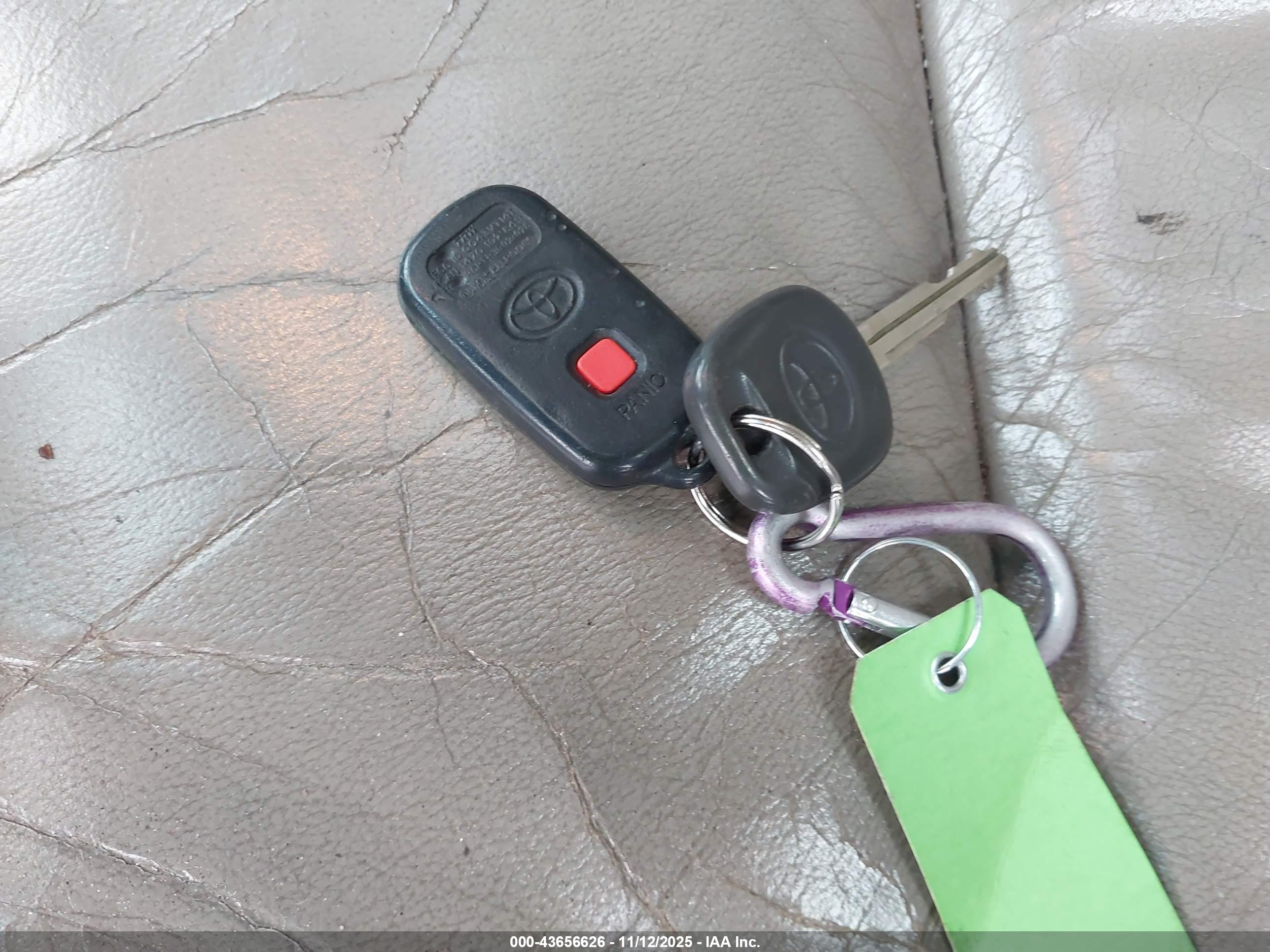 TOYOTA CAMRY image 11