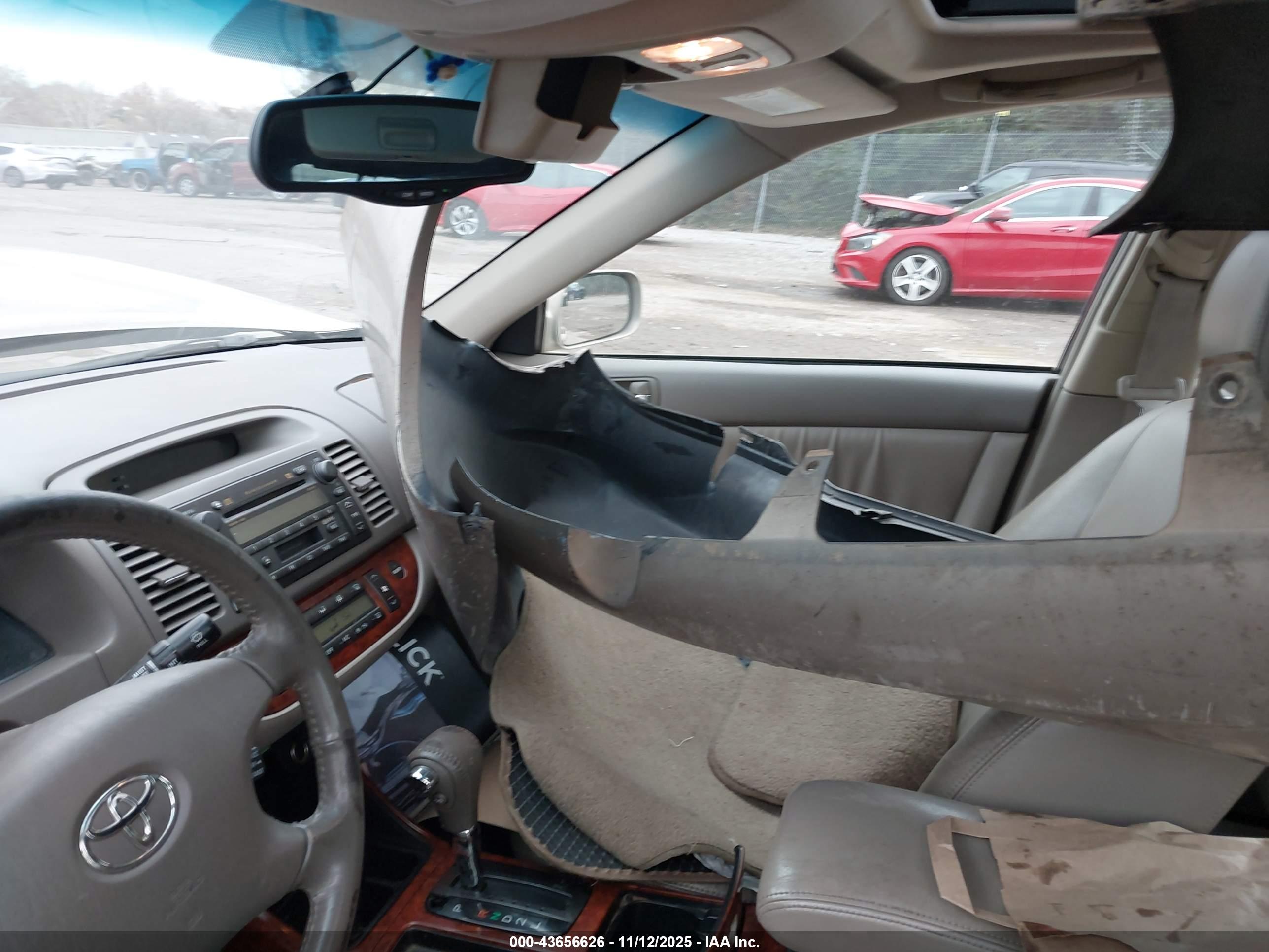 TOYOTA CAMRY image 5
