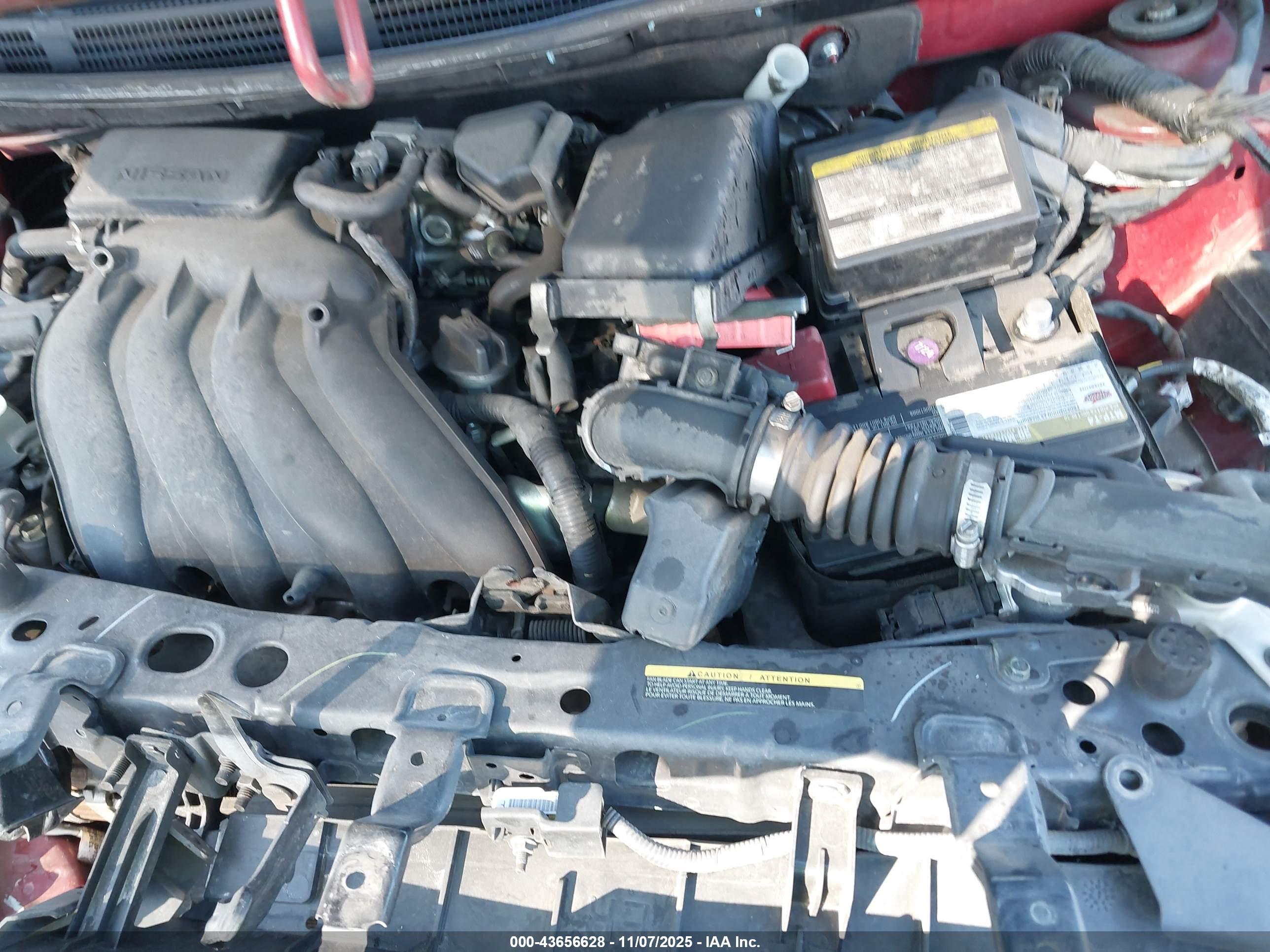 NISSAN VERSA image 10