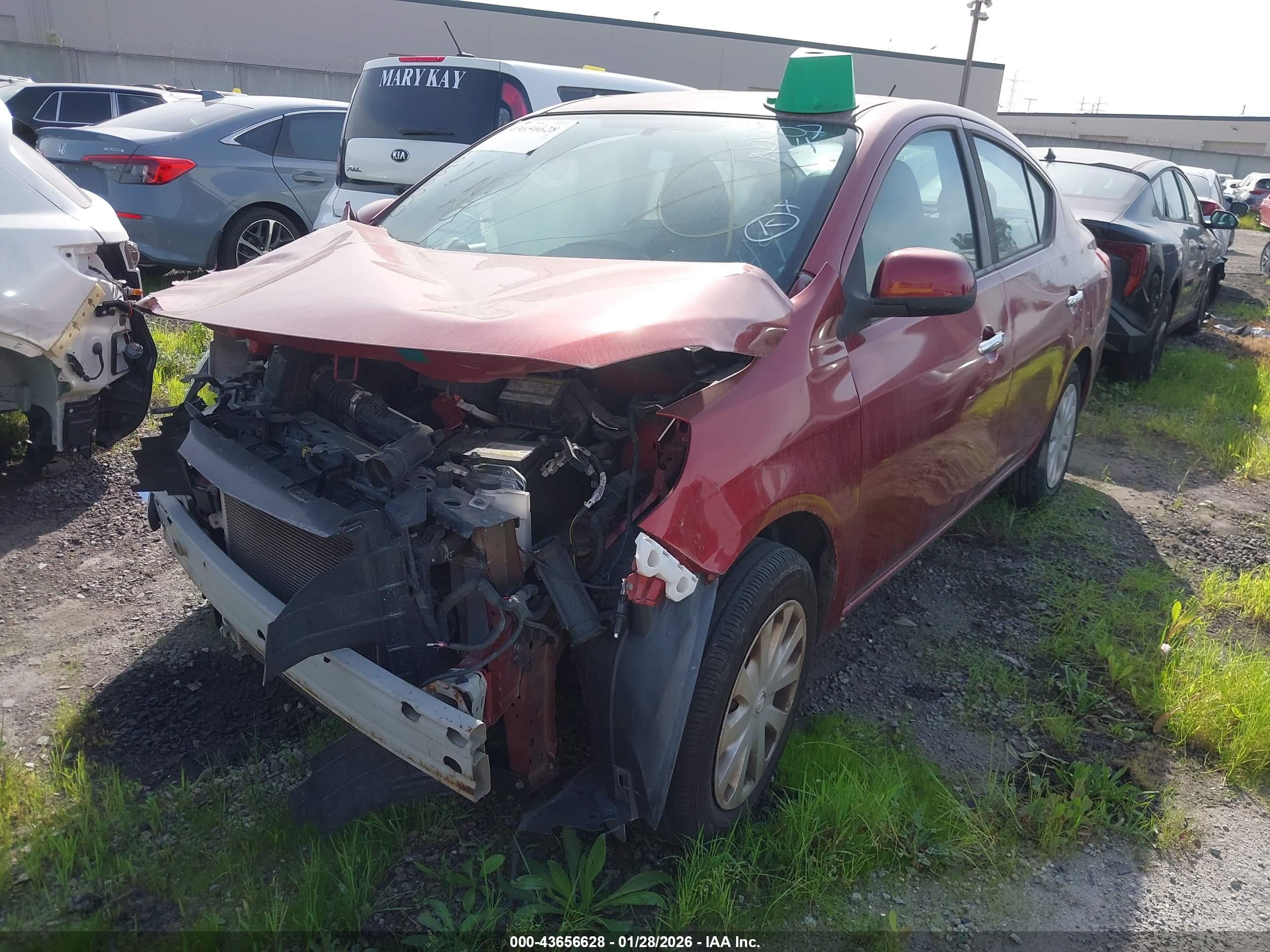 NISSAN VERSA image 2
