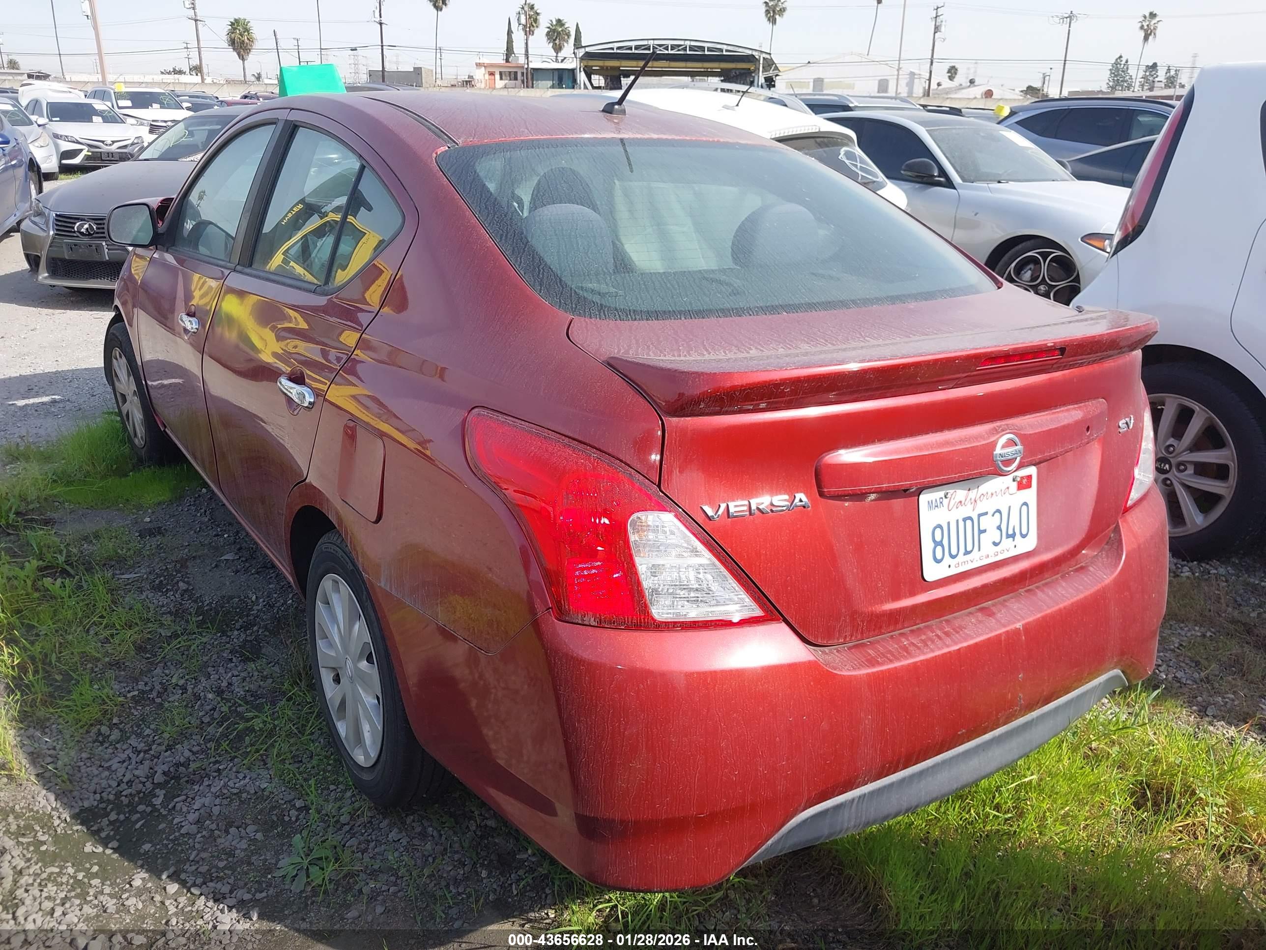 NISSAN VERSA image 3