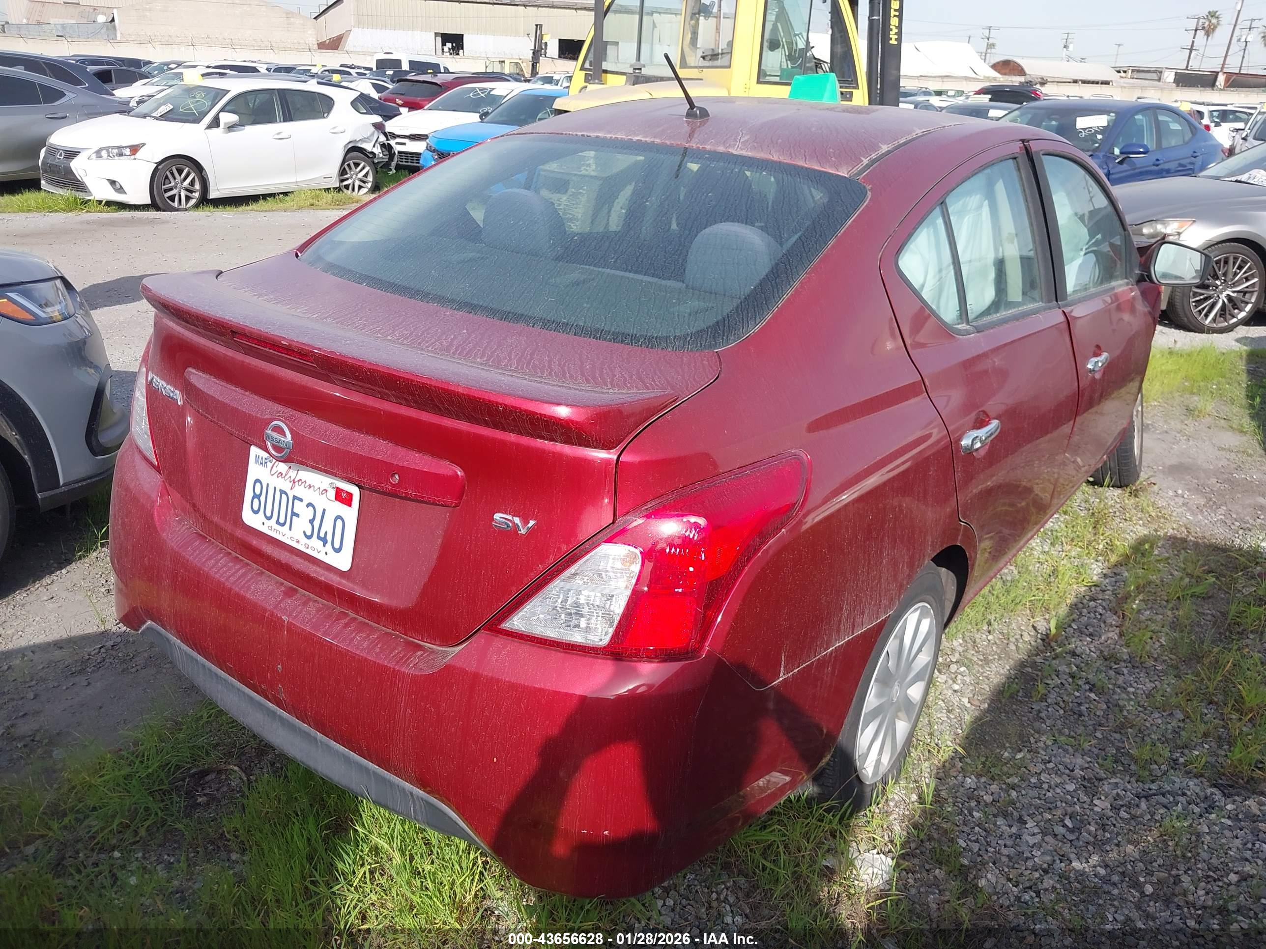 NISSAN VERSA image 4