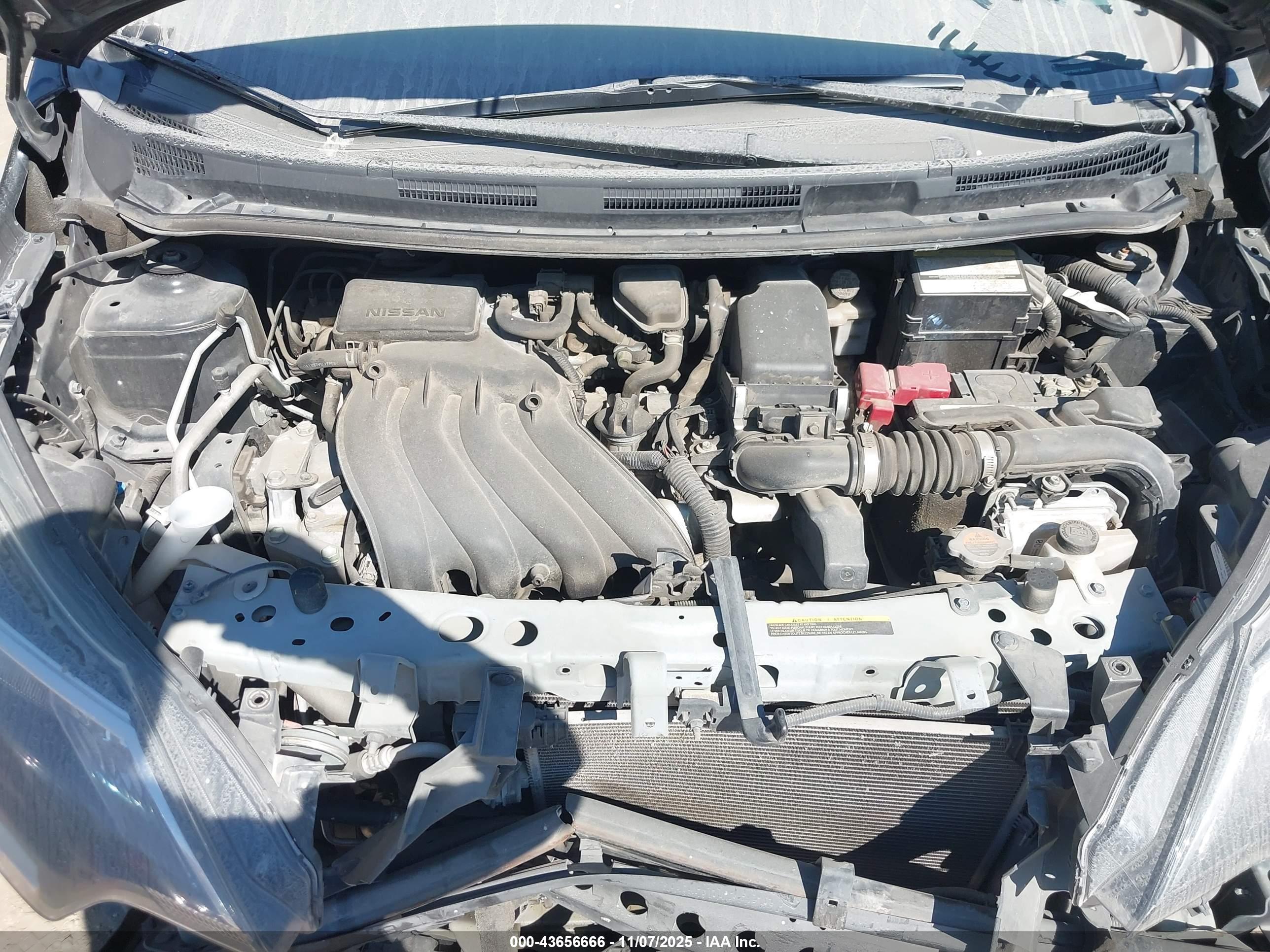 NISSAN VERSA image 10
