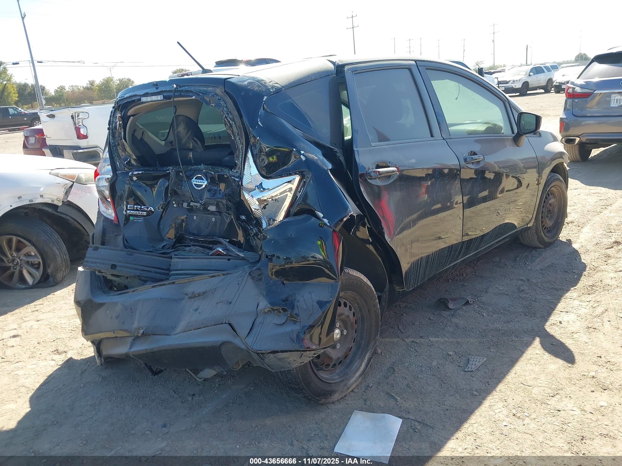 NISSAN VERSA image 4